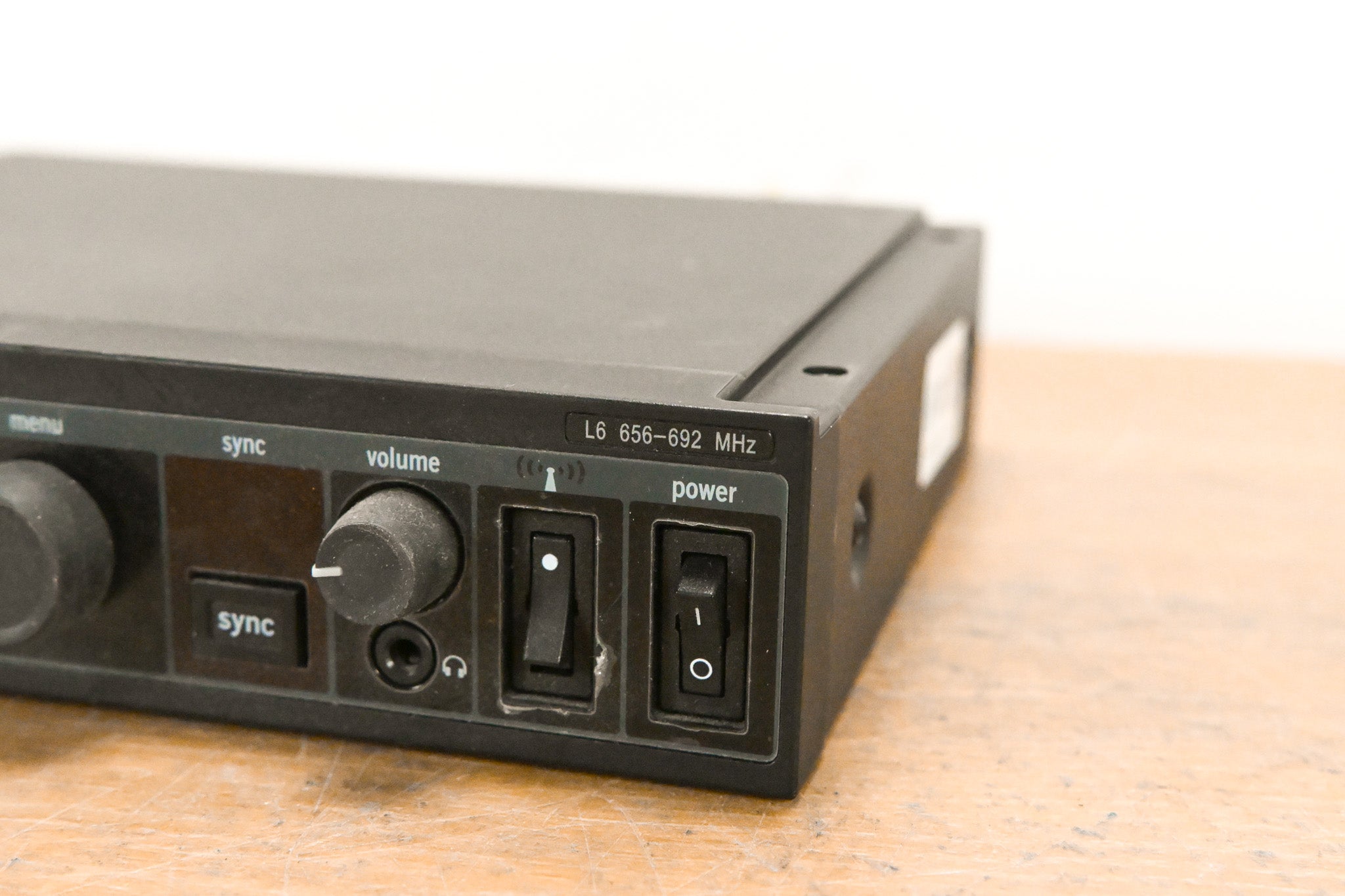 Shure PSM 900 Wireless IEM System L6 Band: 656-692 MHz (NO POWER SUPPLY)