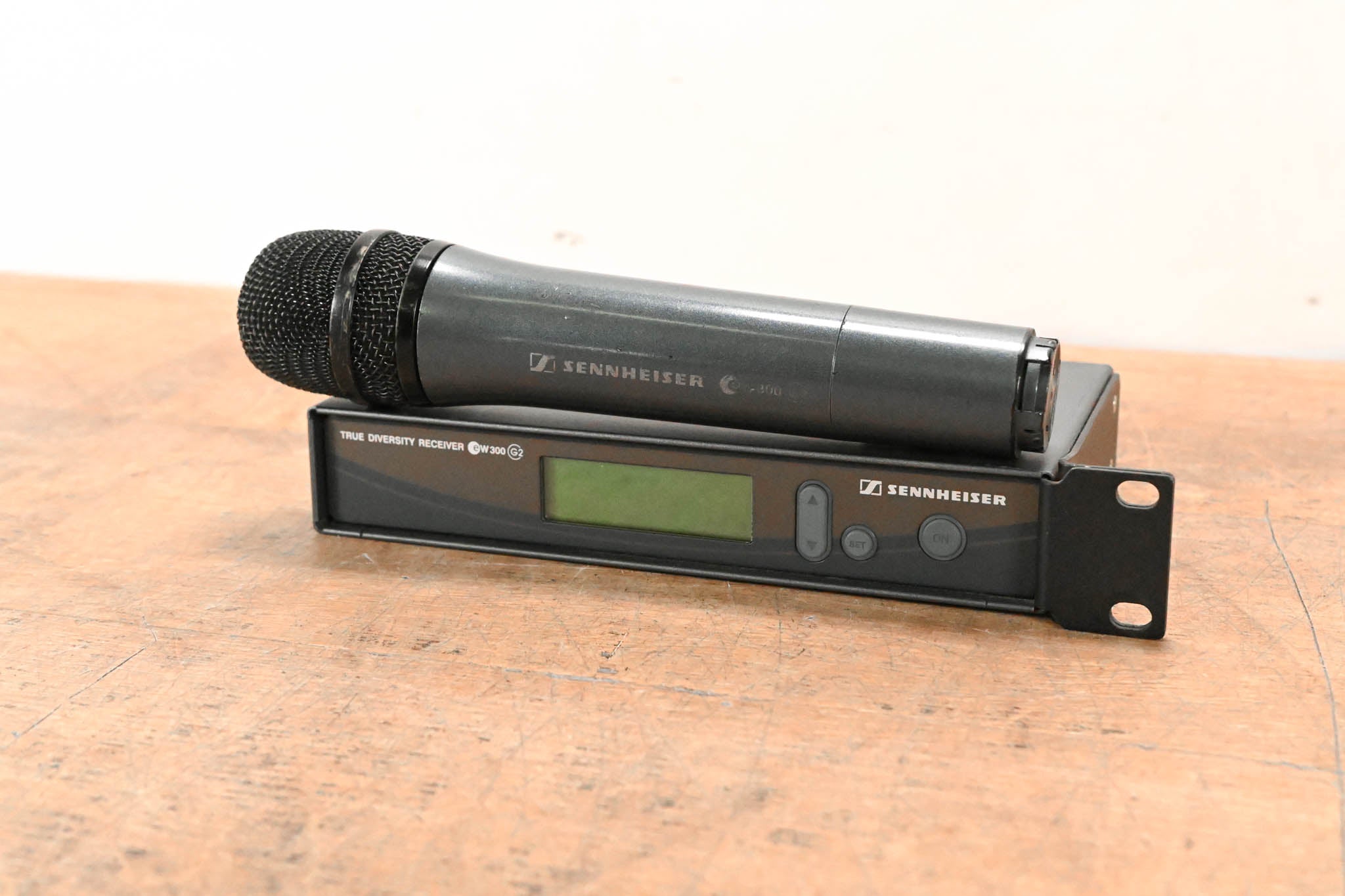 Sennheiser ew 300 G2 Handheld Wireless System 518-554MHz NO POWER SUPPLY