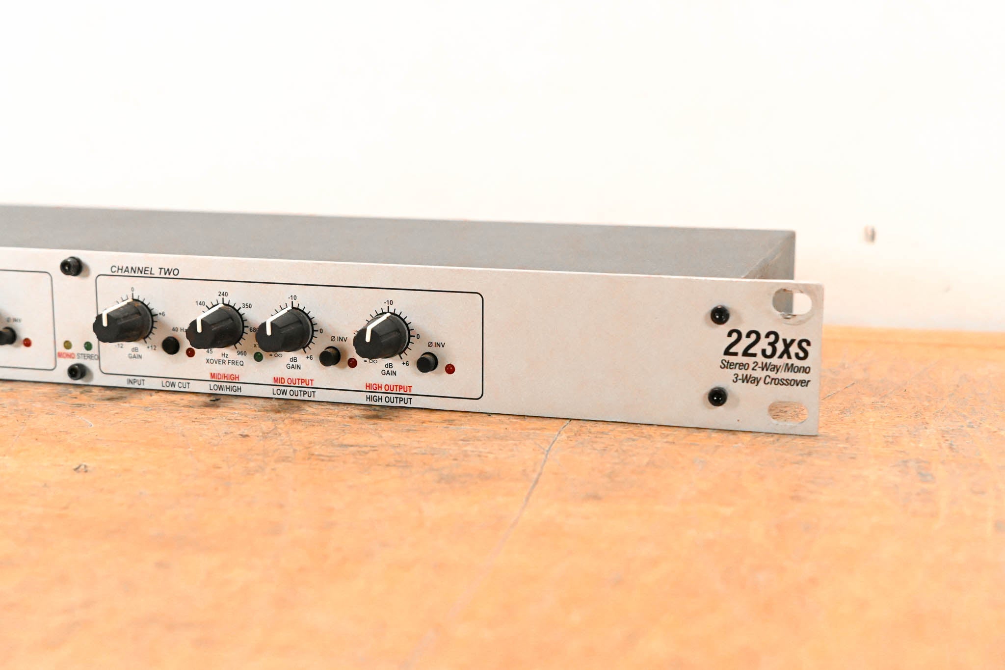 dbx 223xs Stereo 2-Way / Mono 3-Way Crossover