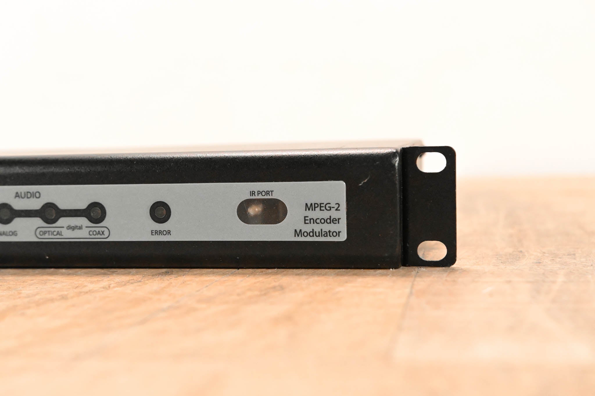 ZeeVee ZvPro 280 MPEG-2 Encoder Modulator