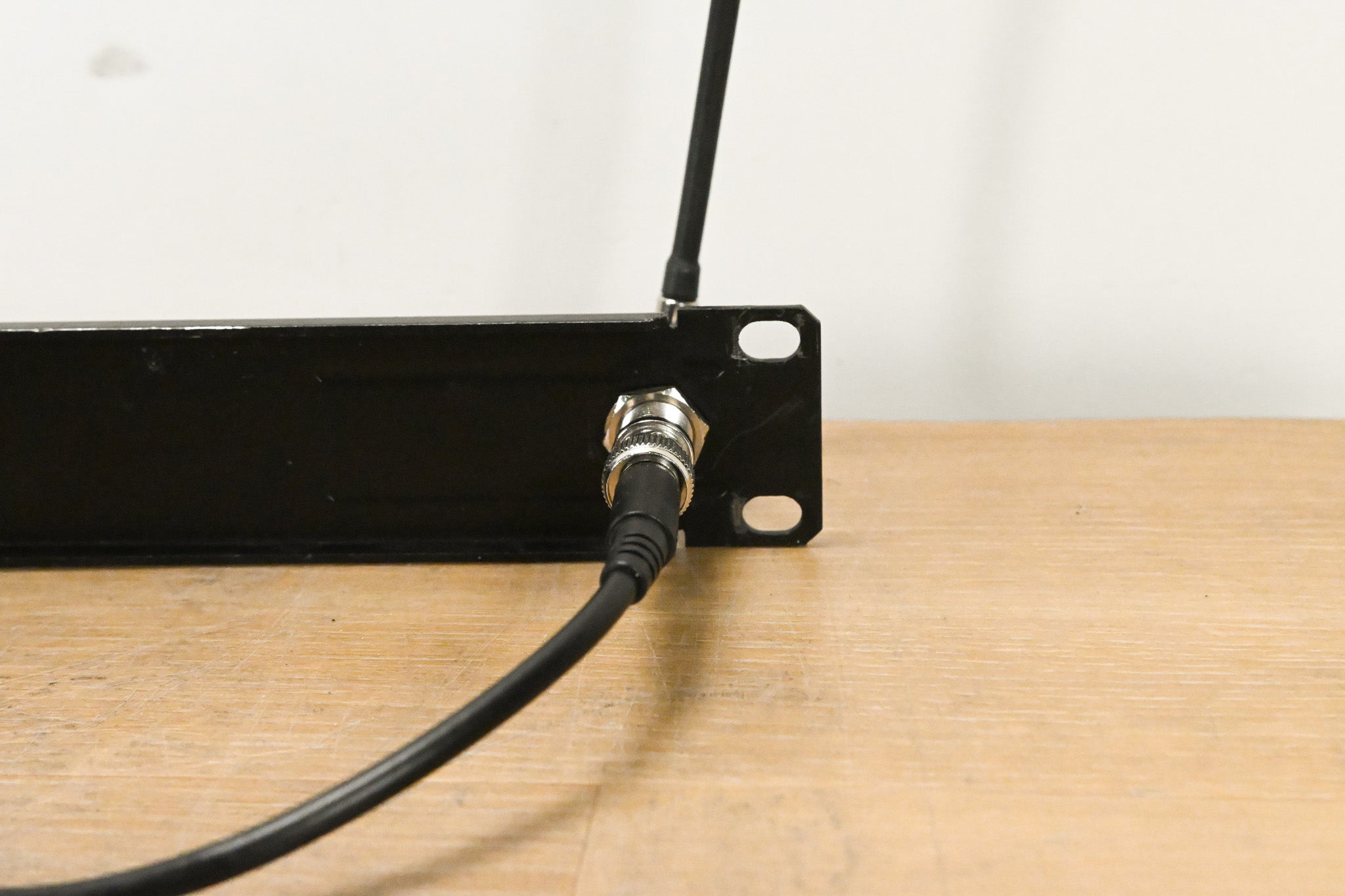 Shure PSM 700 Wireless In-Ear Monitoring System - H3 Band: 524-554 MHz