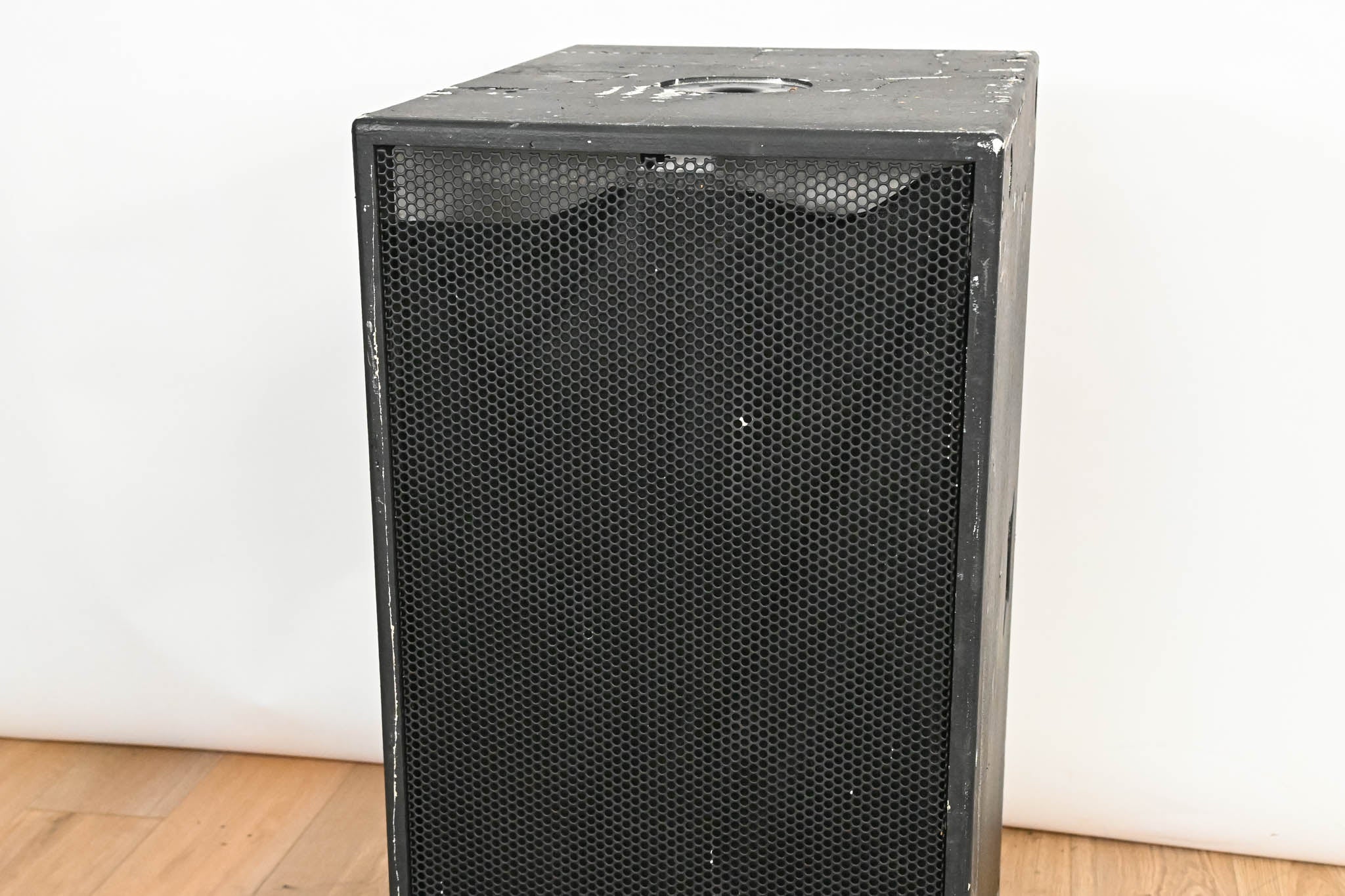 Electro-Voice (EV) QRx-118S 18" 600W Passive Subwoofer