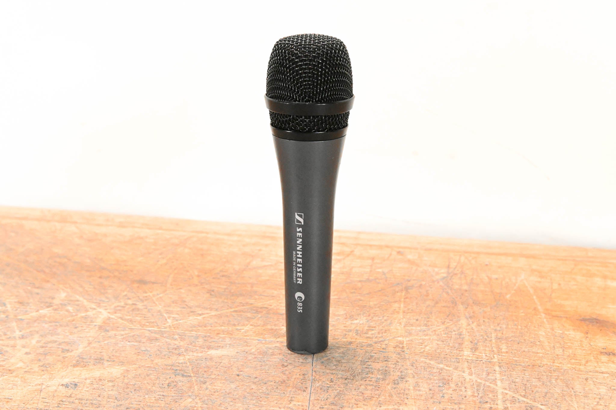 Sennheiser e 835 Cardioid Handheld Dynamic Vocal Microphone