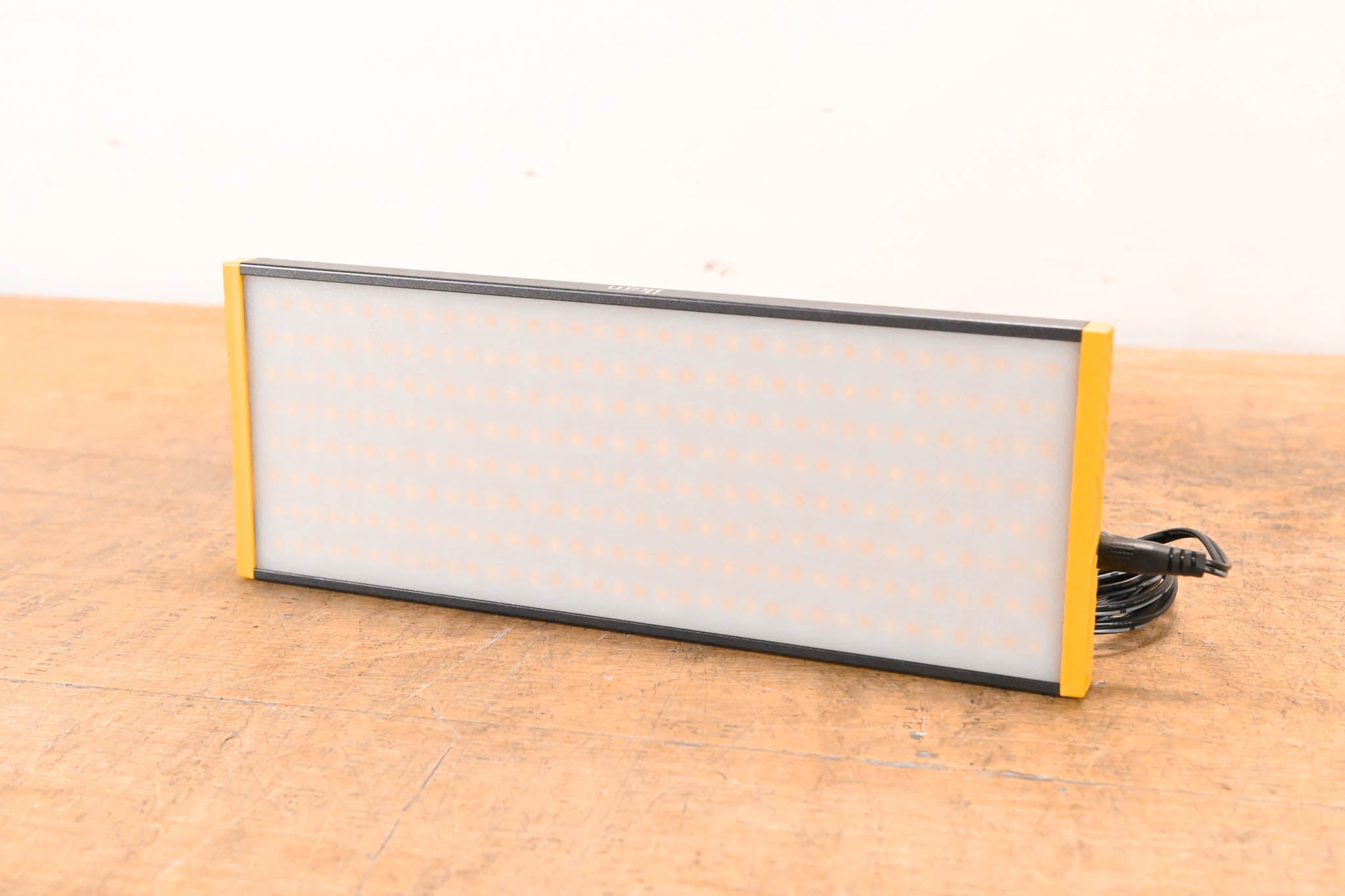 Ikan OYB240 Onyx 240 Bi-Color On-Camera LED Light w/ Accessories