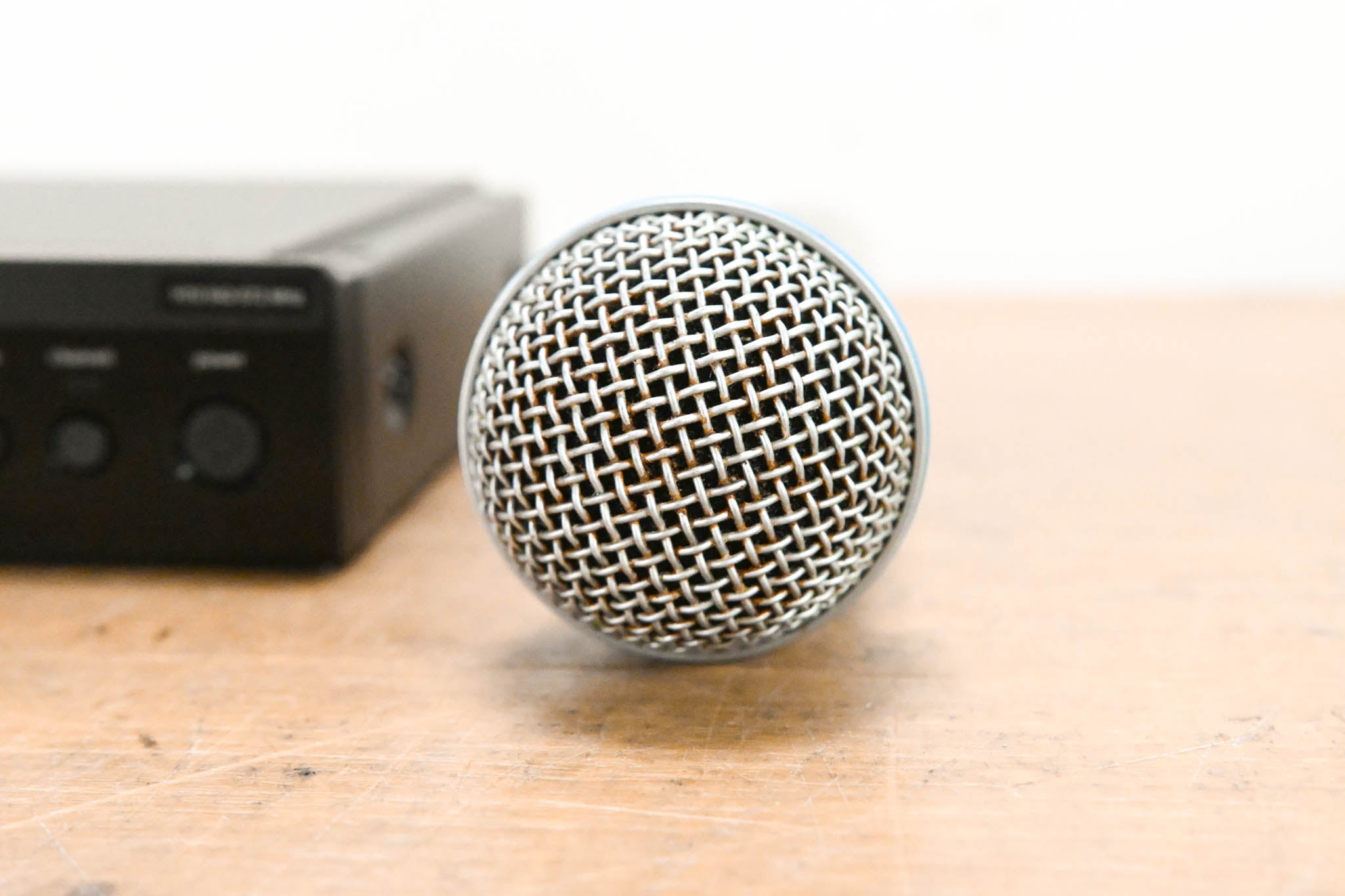 Shure BLX24R/B58 Handheld Wireless System - H10 Band (NO POWER SUPPLY)