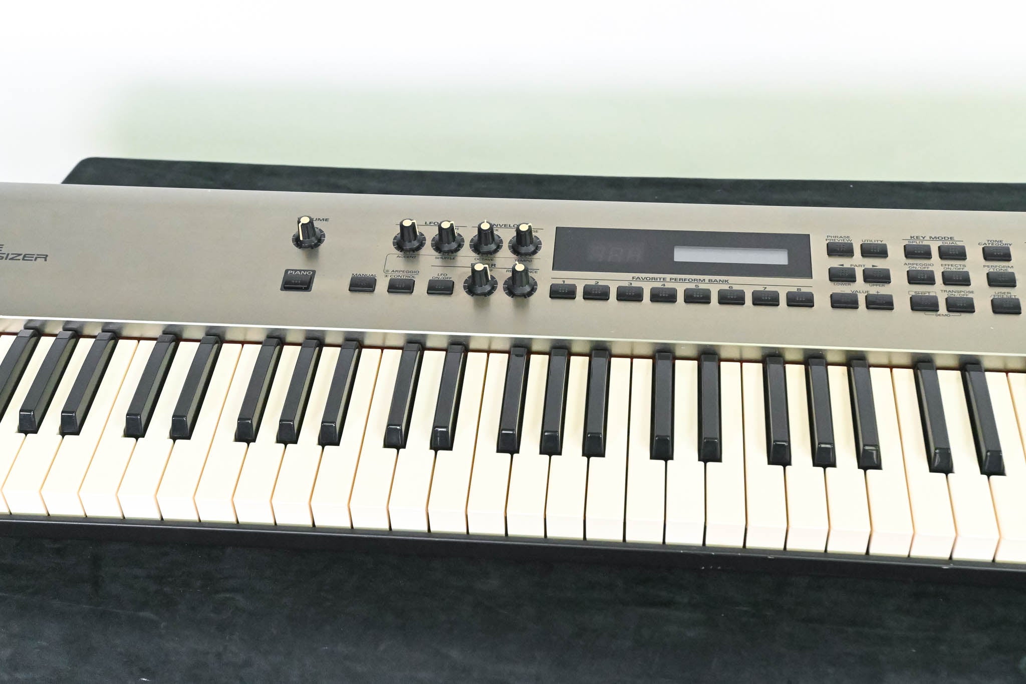 Roland RS-9 88-Key 64-Voice Synthesizer (NO POWER SUPPLY)