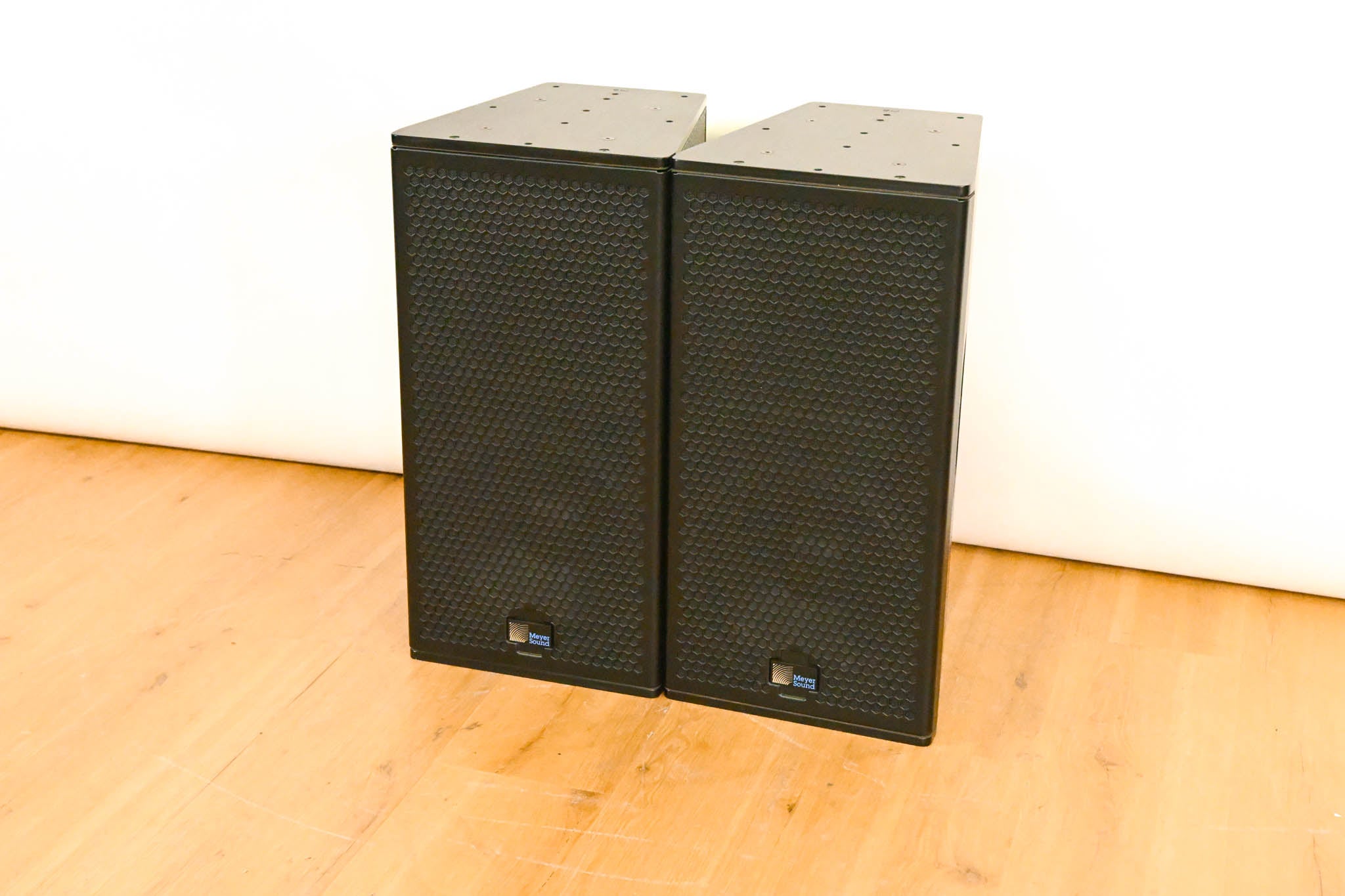 Meyer Sound UPJ-1P Compact VariO Loudspeaker (PAIR)