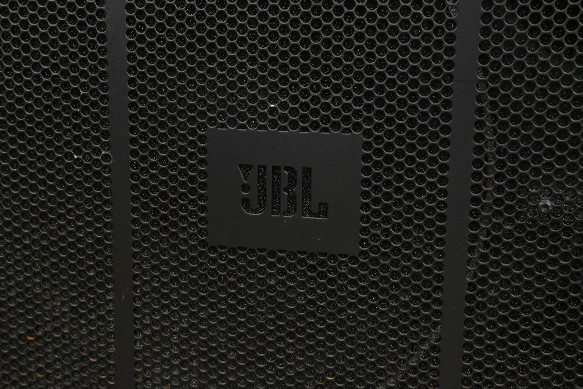 JBL VT4881A Compact Arrayable 18" Subwoofer