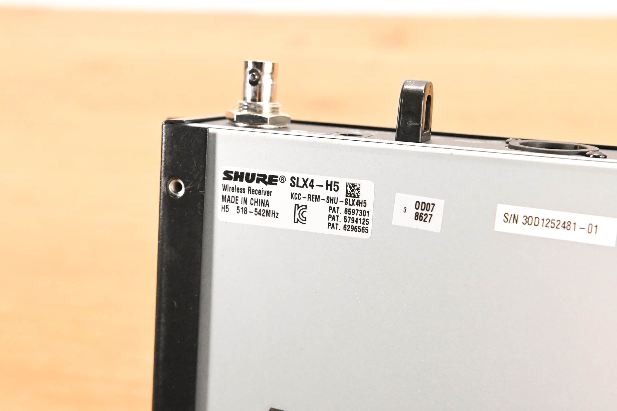 Shure SLX4 Wireless Receiver - H5 Band: 518-542 MHz (NO POWER SUPPLY)