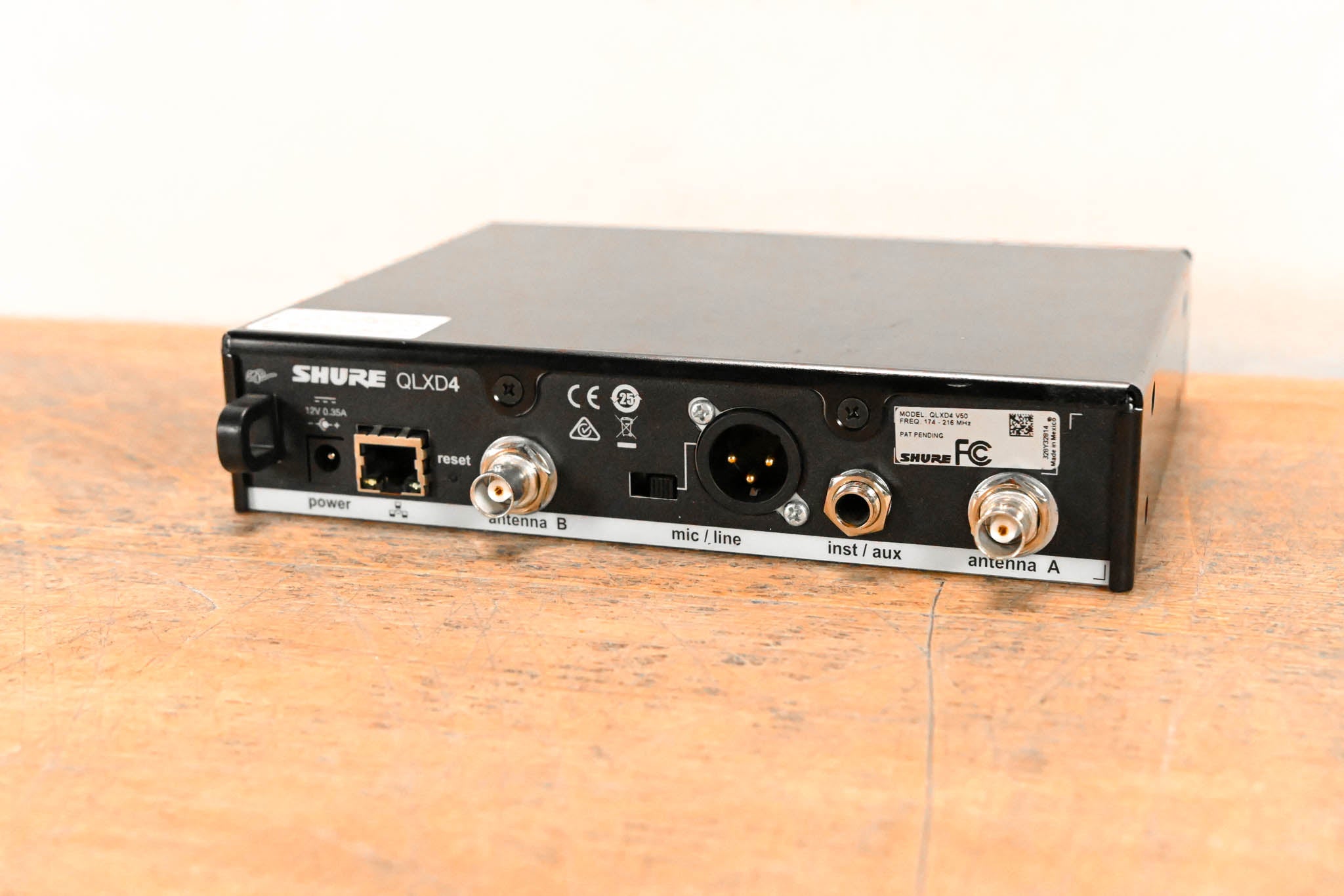 Shure QLXD4 Digital Wireless Receiver - V50 Band (NO POWER SUPPLY)