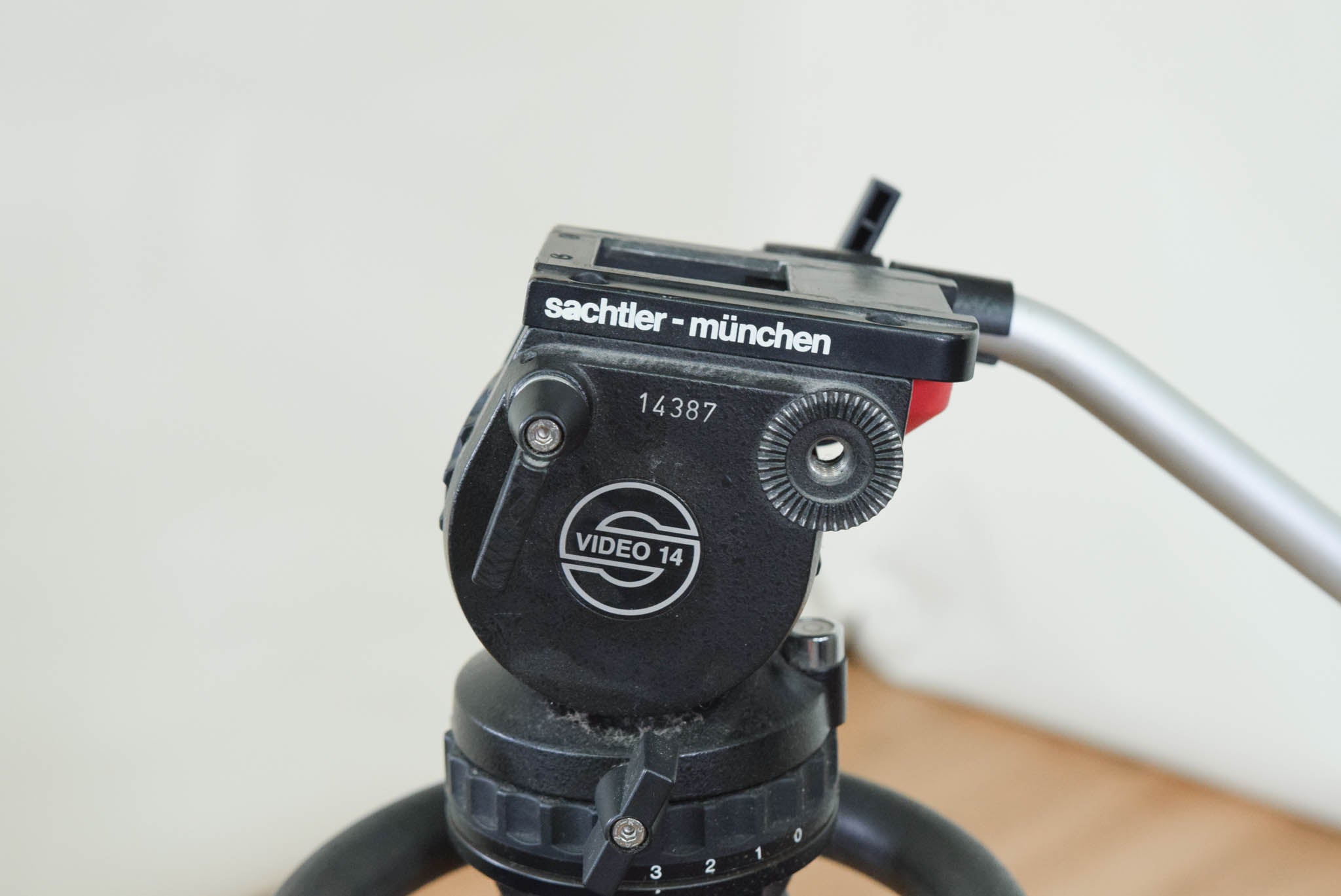 Sachtler-München Video 14 Fluid Head with Tripod