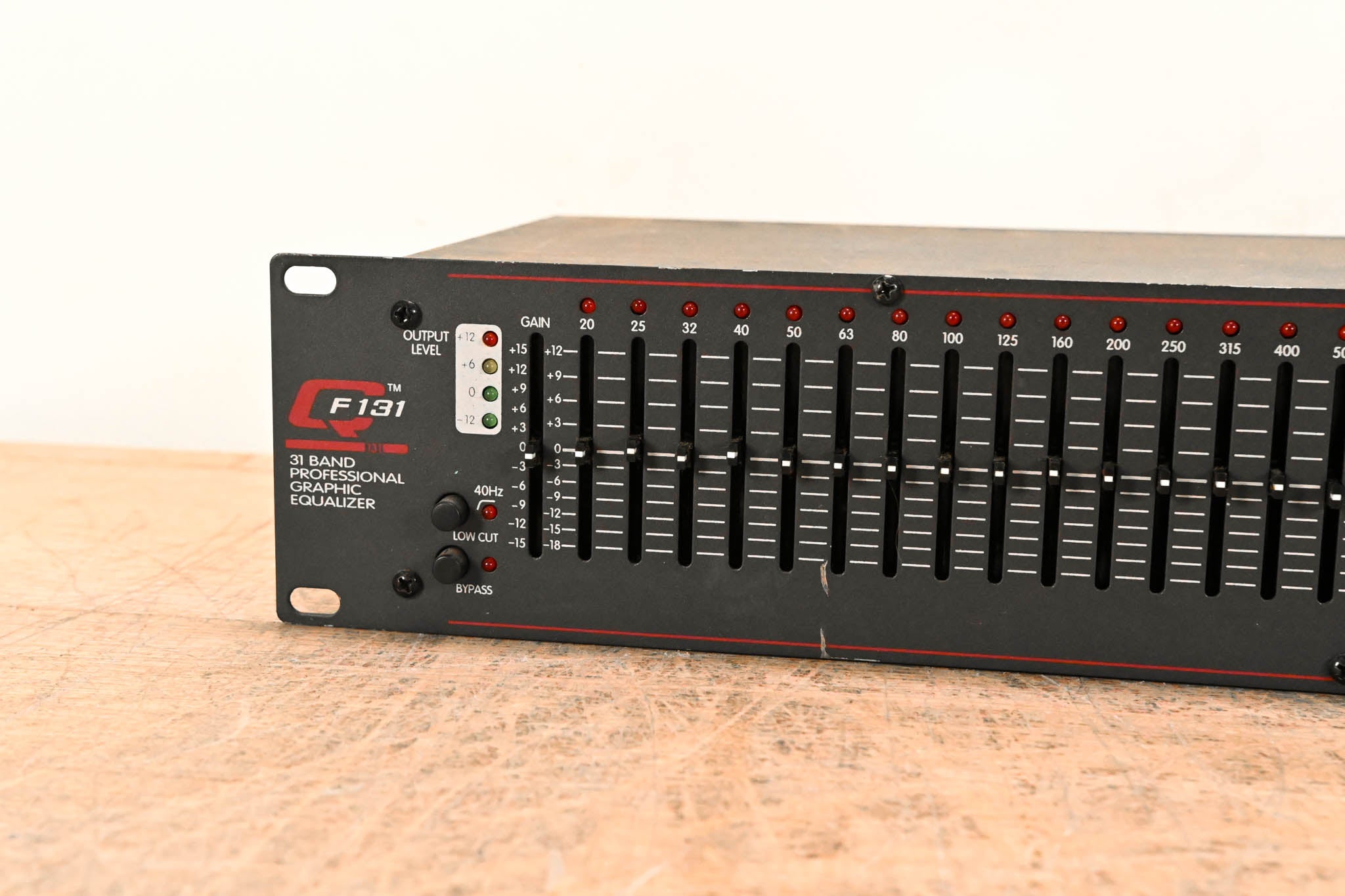 Peavey QF 131 31-Band Graphic Equalizer