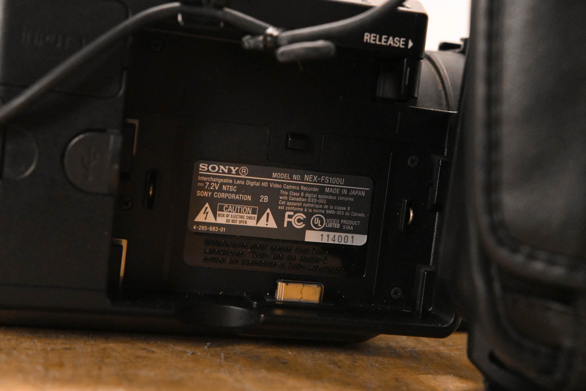 Sony NEX-FS100U Super 35mm Sensor Camcorder