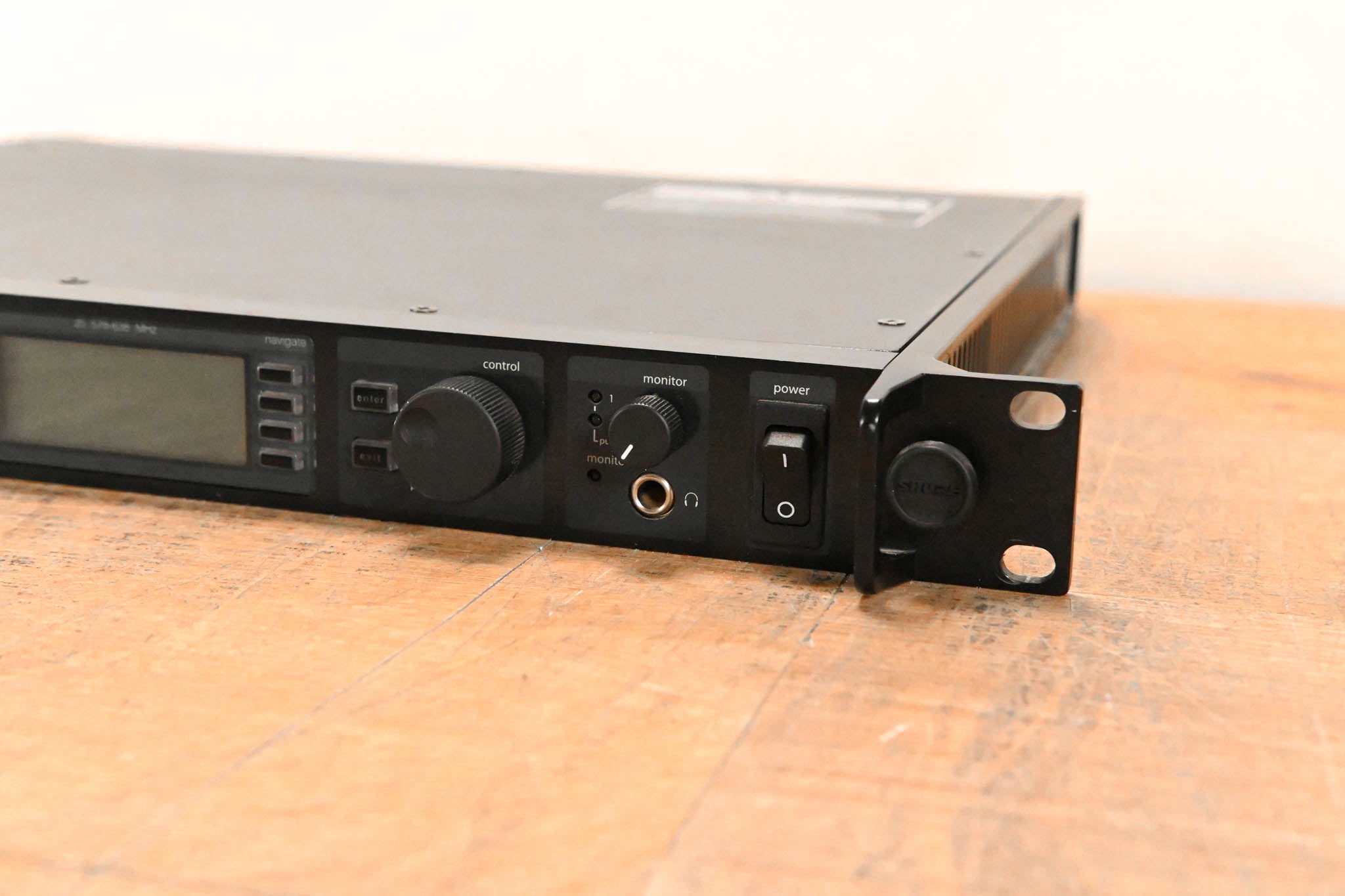 Shure UR4D+ Dual Wireless Receiver w/ two Bodypacks J5 Band: 578-638 MHz