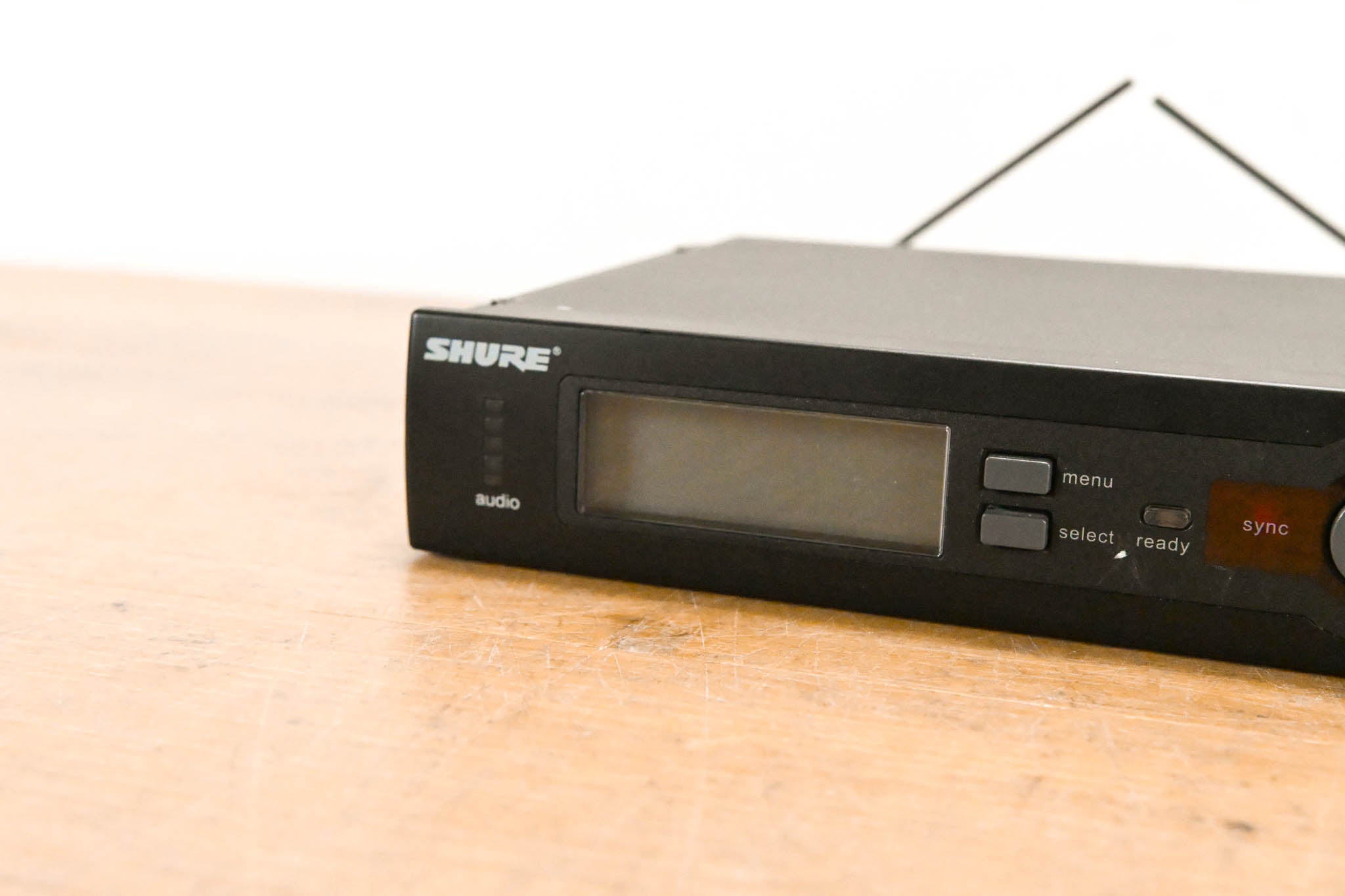 Shure SLX4 Wireless Receiver - H5 Band: 518-542 MHz (NO POWER SUPPLY)