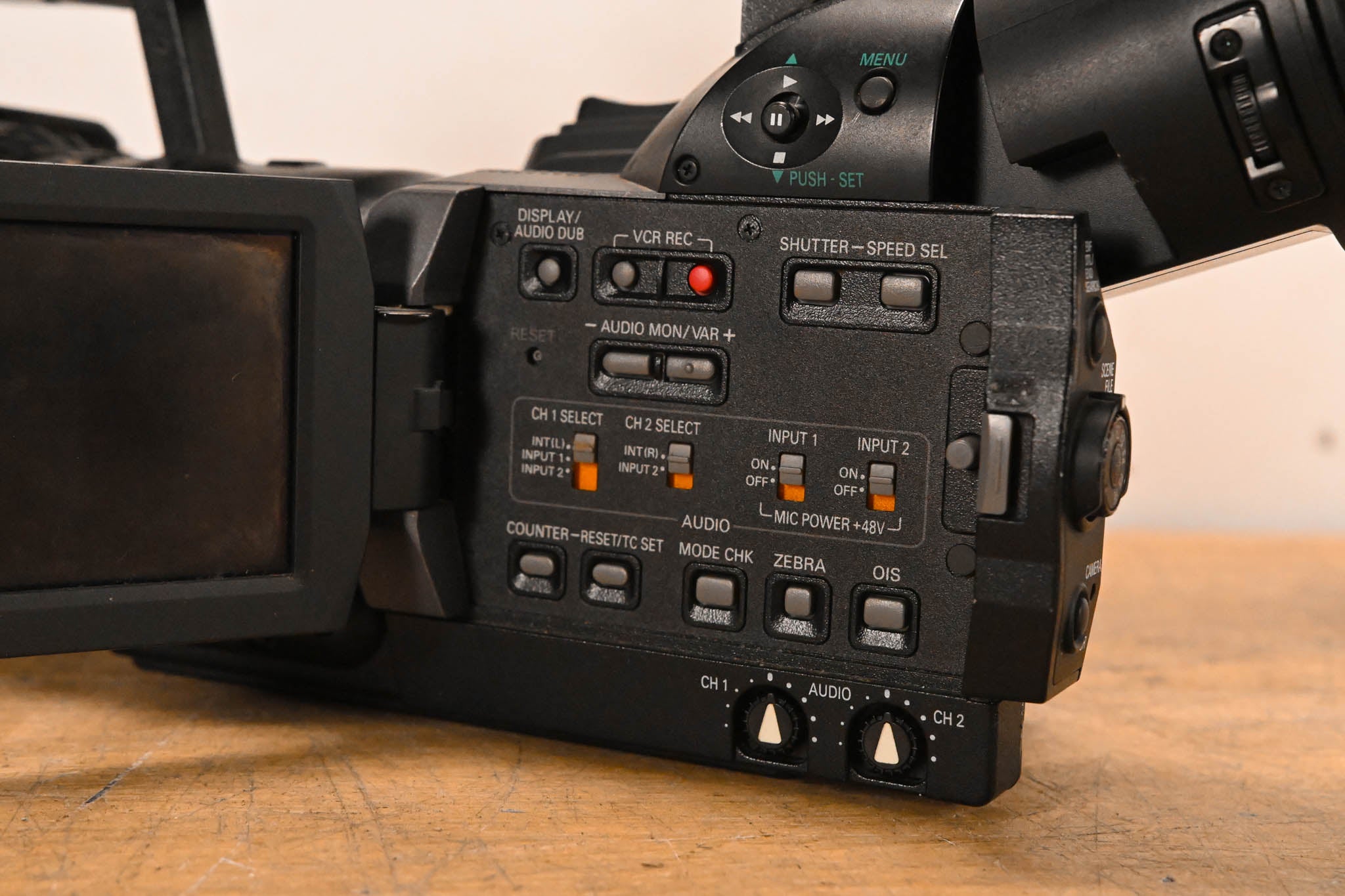 Panasonic AG-DVX100B 3-CCD Mini-DV Cinema Video Camcorder