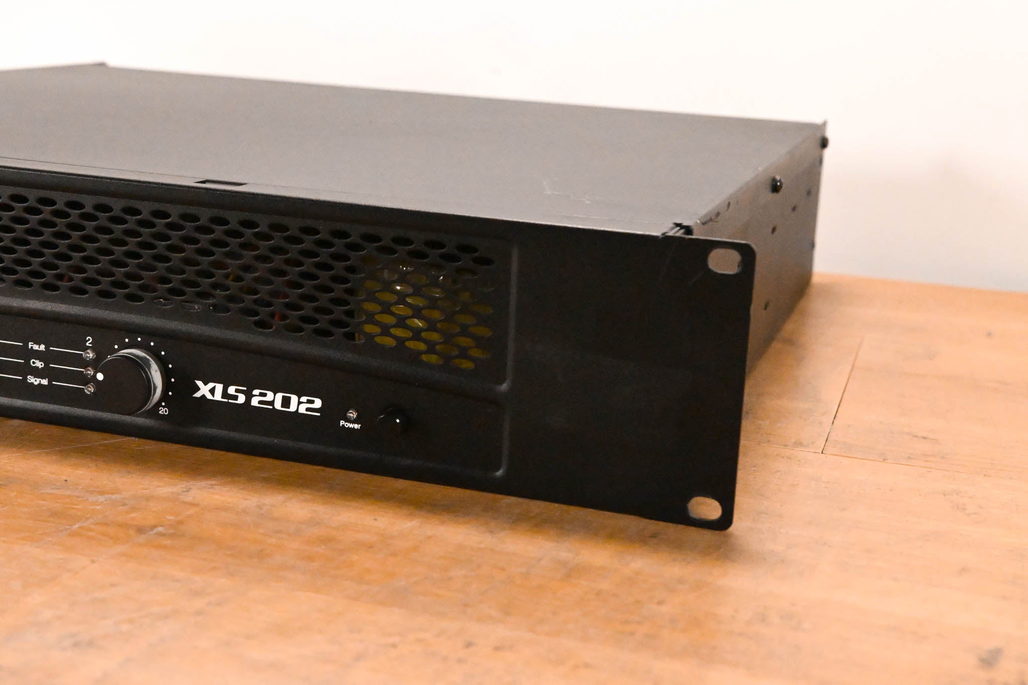 Crown XLS 202 2-Channel Power Amplifier