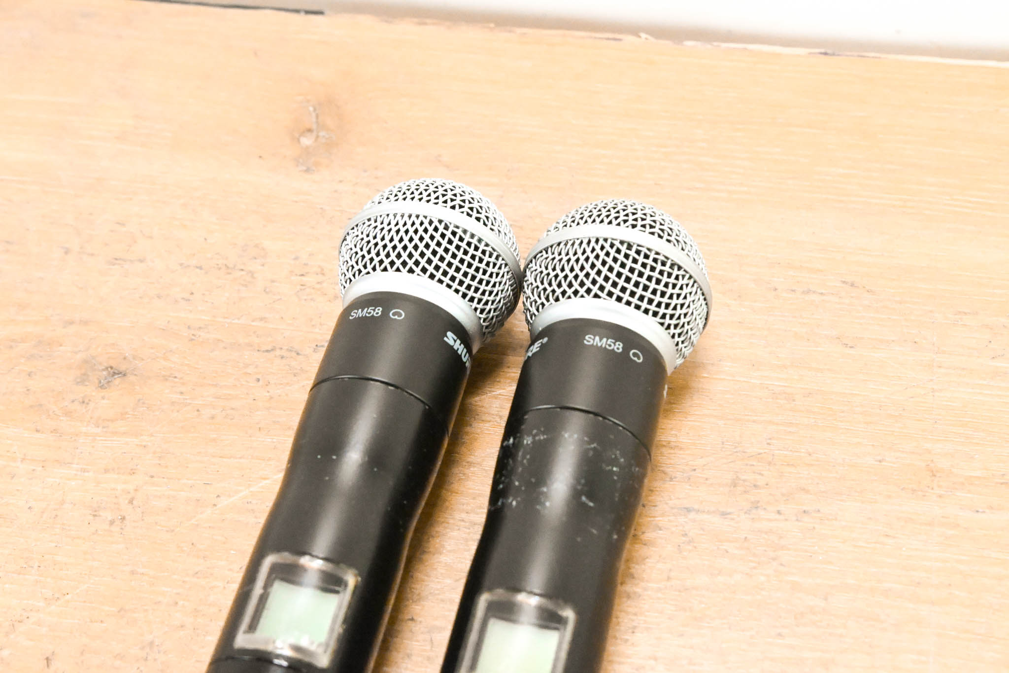 Shure UR4D Wireless Receiver w/ two UR2/SM58 Handheld Mics - L3 Band