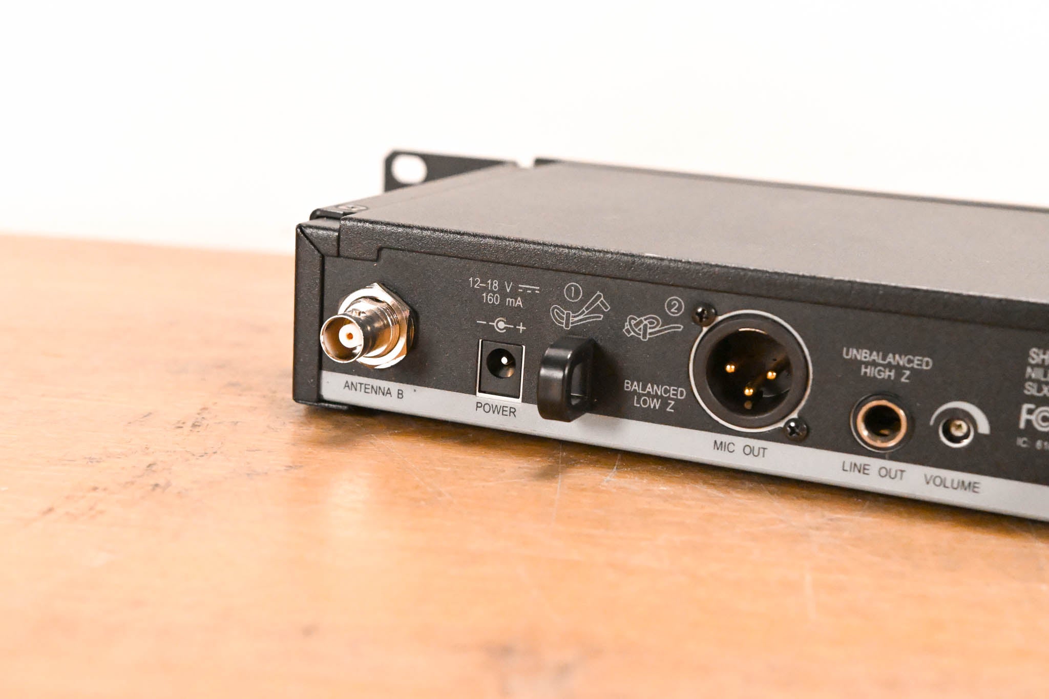 Shure SLX14 Bodypack Wireless System - J3 Band (NO POWER SUPPLY)