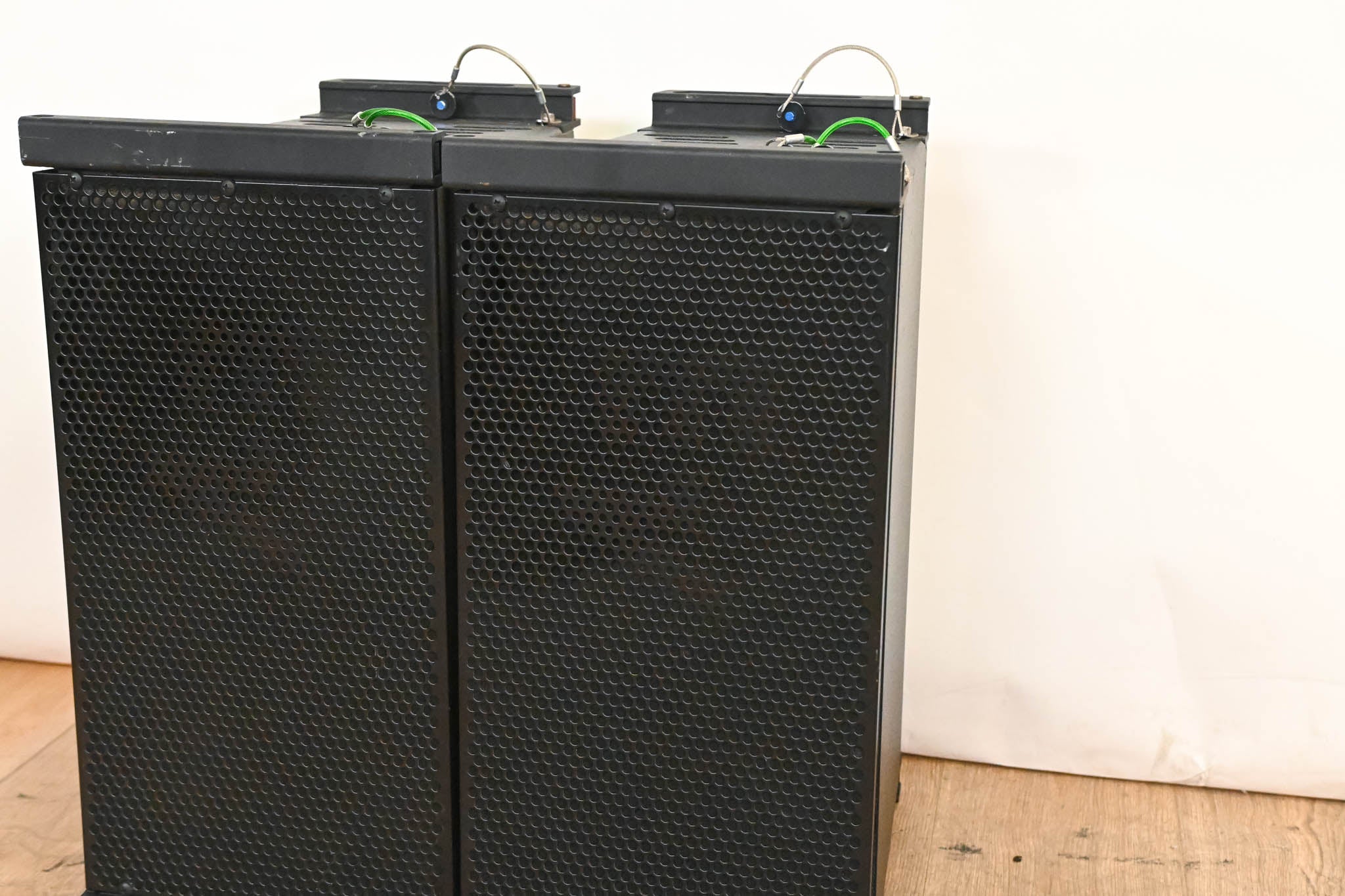 Electro-Voice (EV) XLE181 8" 2-Way Passive Line Array Speaker (PAIR)