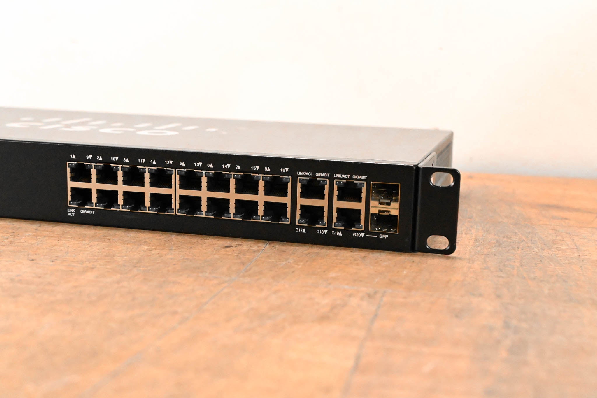 Cisco SG300-20 20-Port Gigabit Managed Switch