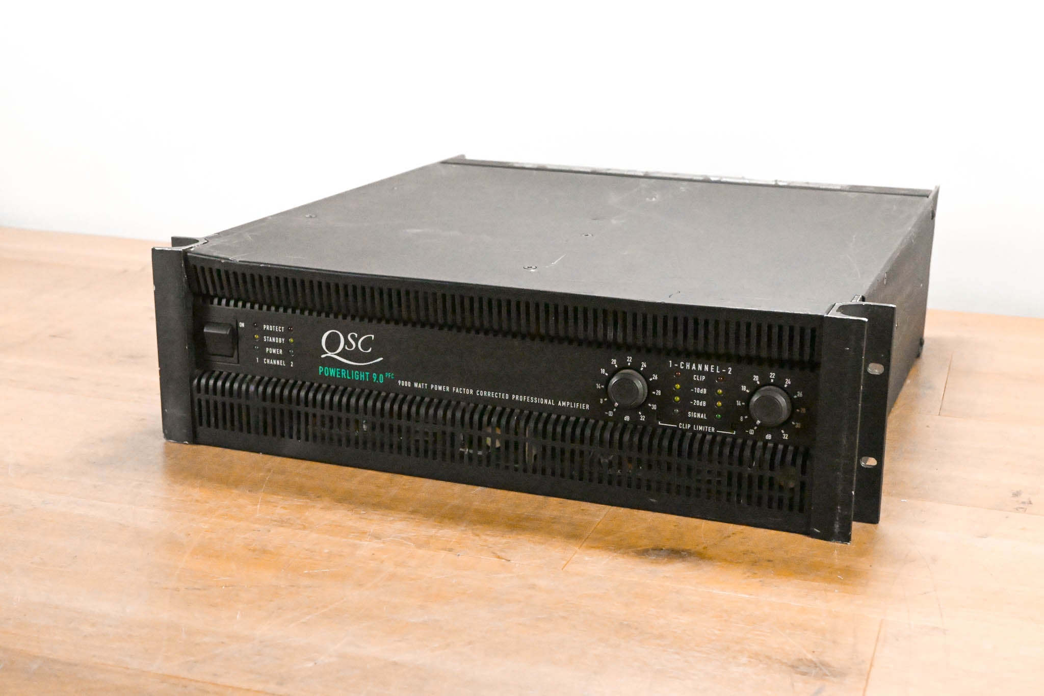 QSC PowerLight 9.0 PFC Power Factor Corrected 2-Channel Power Amplifier