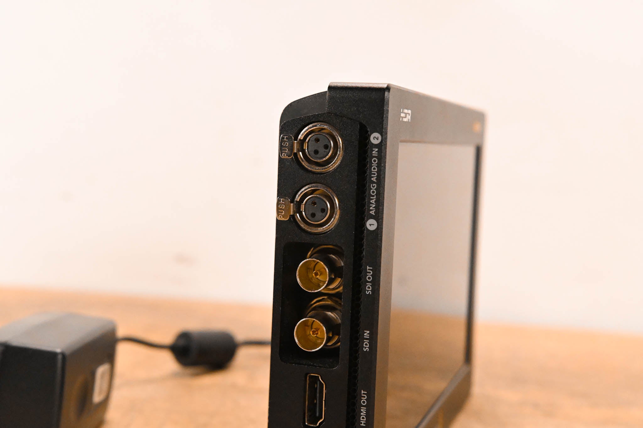 Blackmagic Design Video Assist 7" 12G-SDI/HDMI HDR Recording Monitor