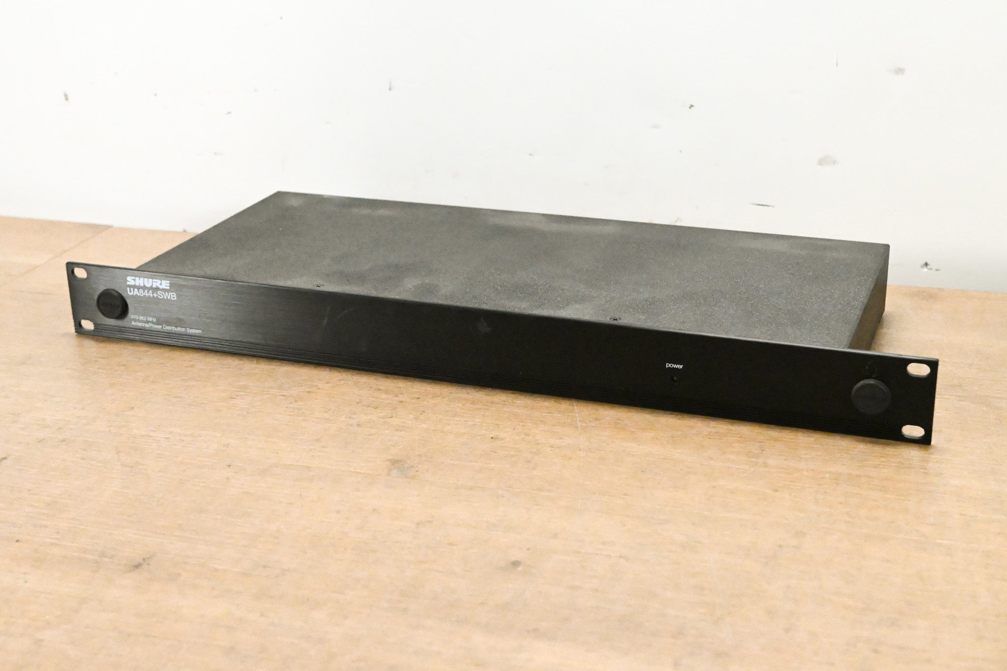 Shure UA844+SWB UHF Wideband Antenna Distribution System NO POWER SUPPLY