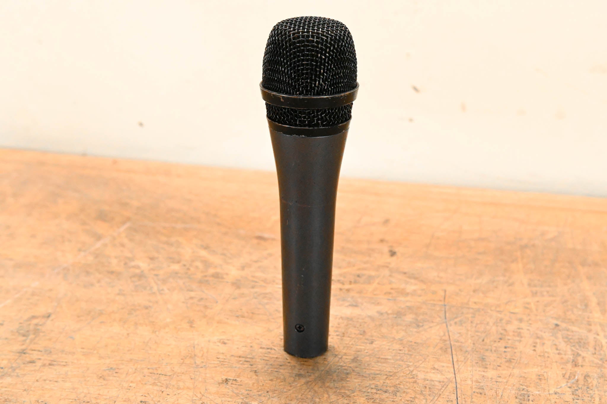 Sennheiser e 835 Cardioid Handheld Dynamic Vocal Microphone