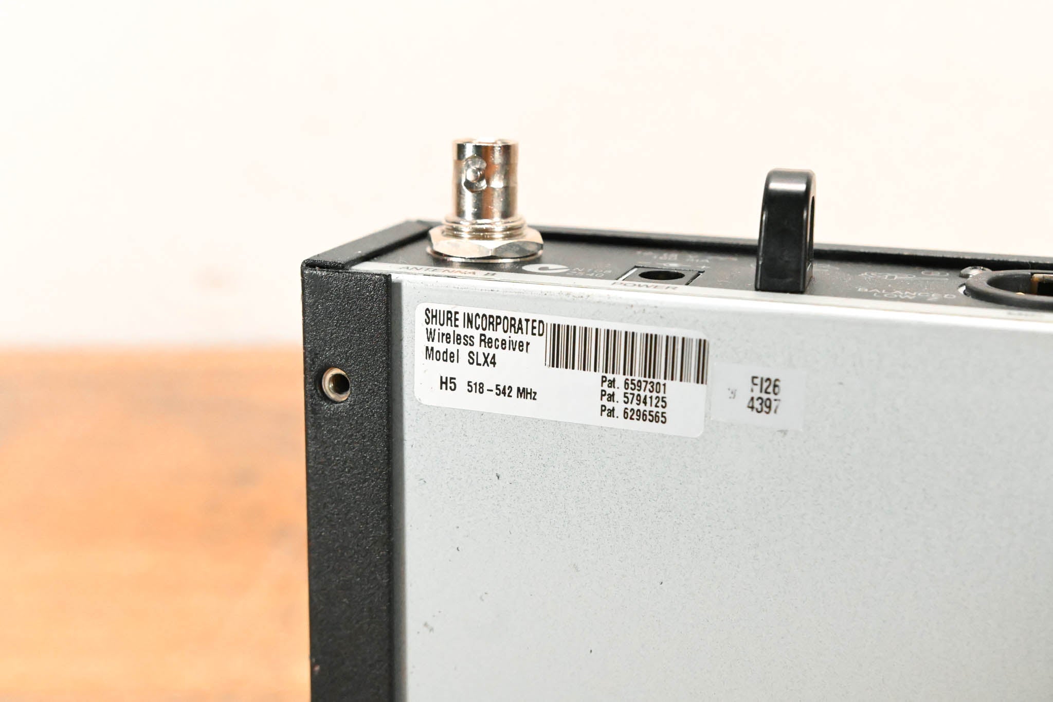 Shure SLX4 Wireless Receiver - H5 Band: 518-542 MHz (NO POWER SUPPLY)