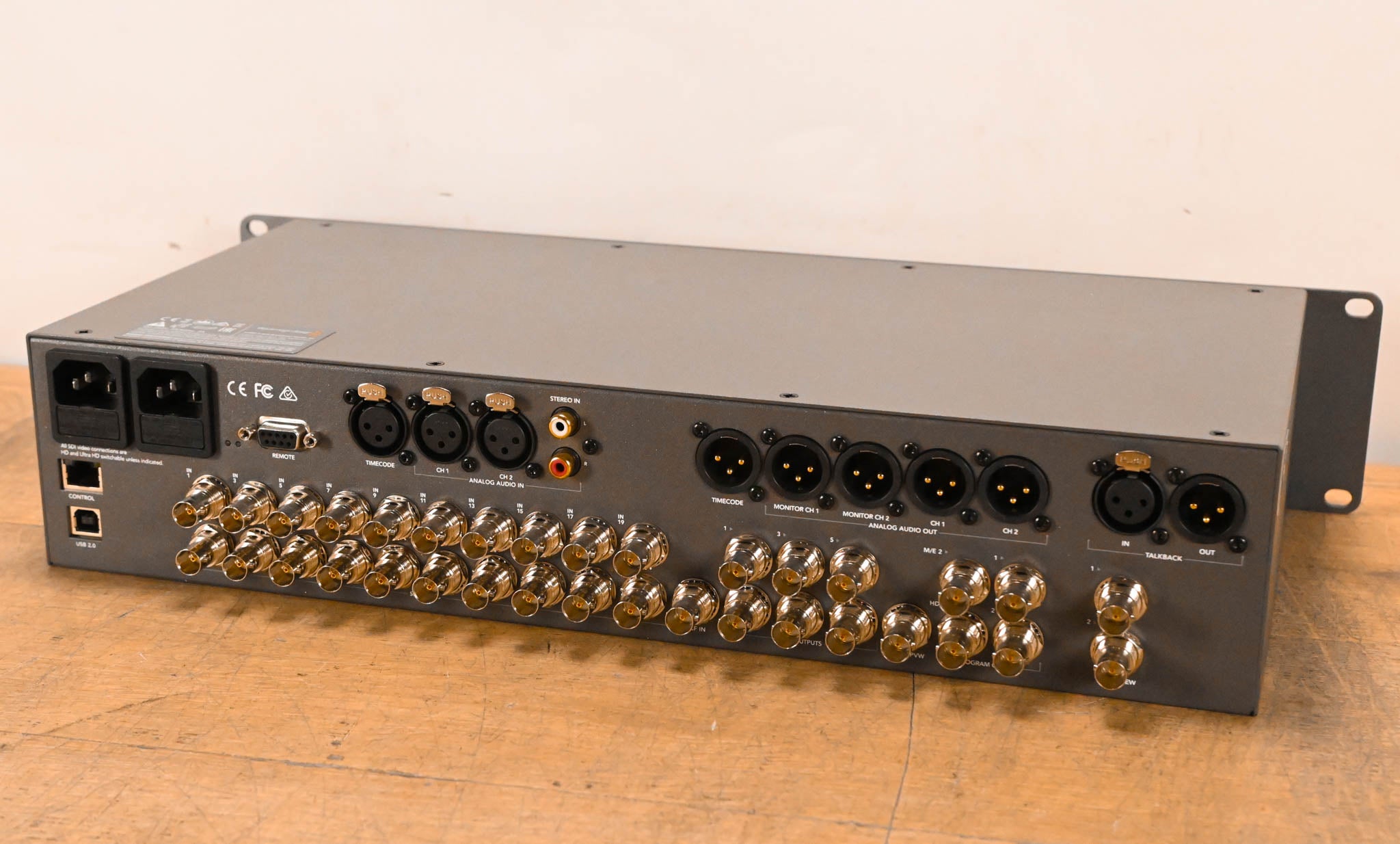 Blackmagic Design ATEM 4 M/E Broadcast Studio 4K