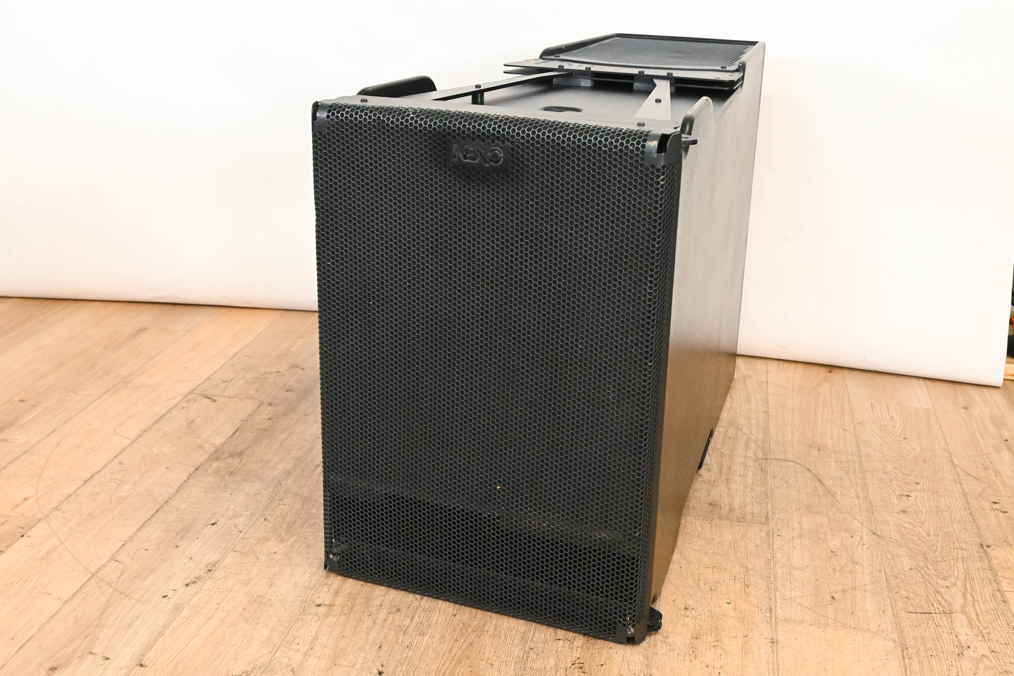 NEXO GEO SUB Cardioid Bass and Sub-Bass Module