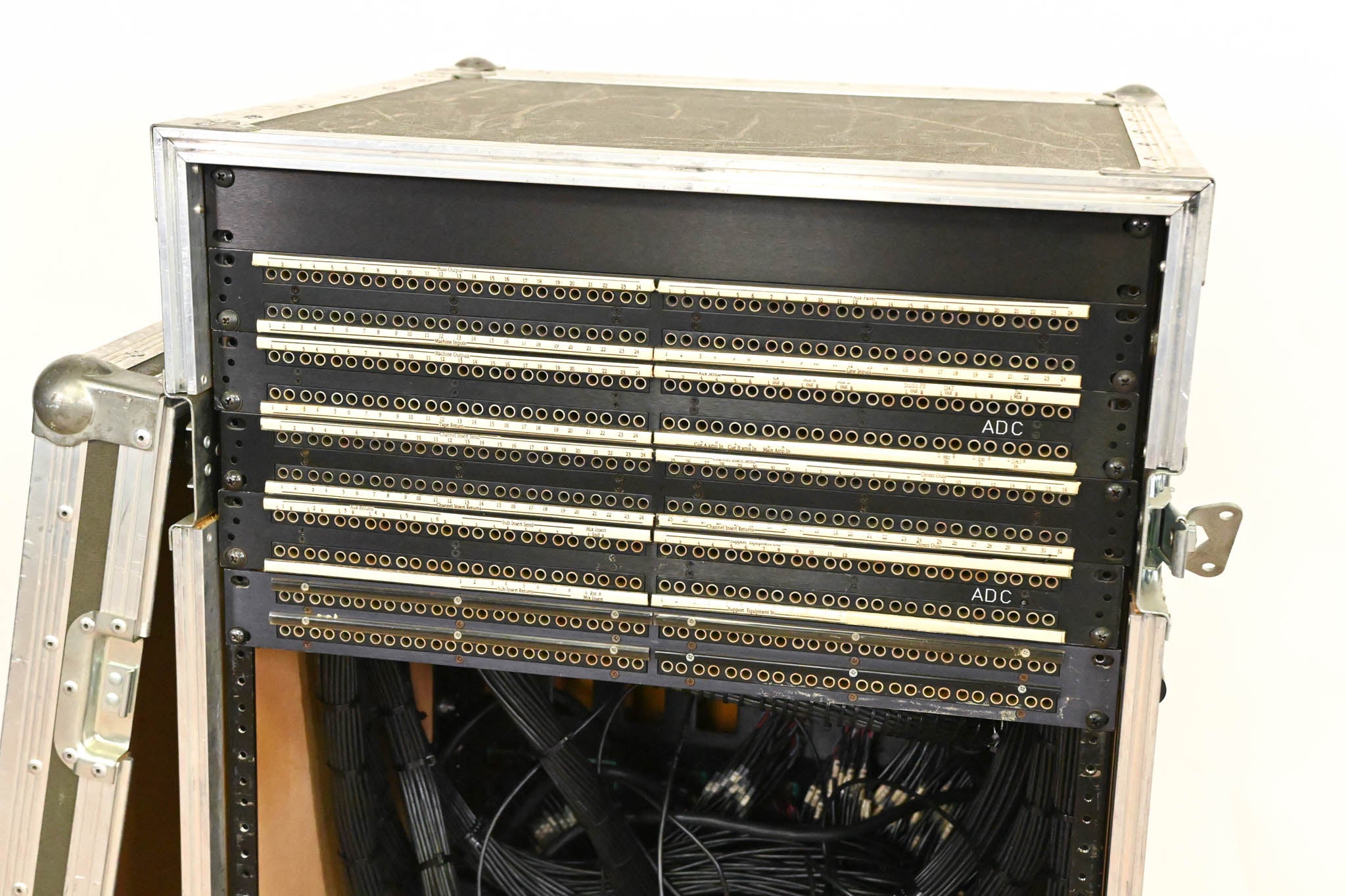 ADC 5x 96-Point TT Patchbay Rack w/ Elco I/O – 16U Rolling Case
