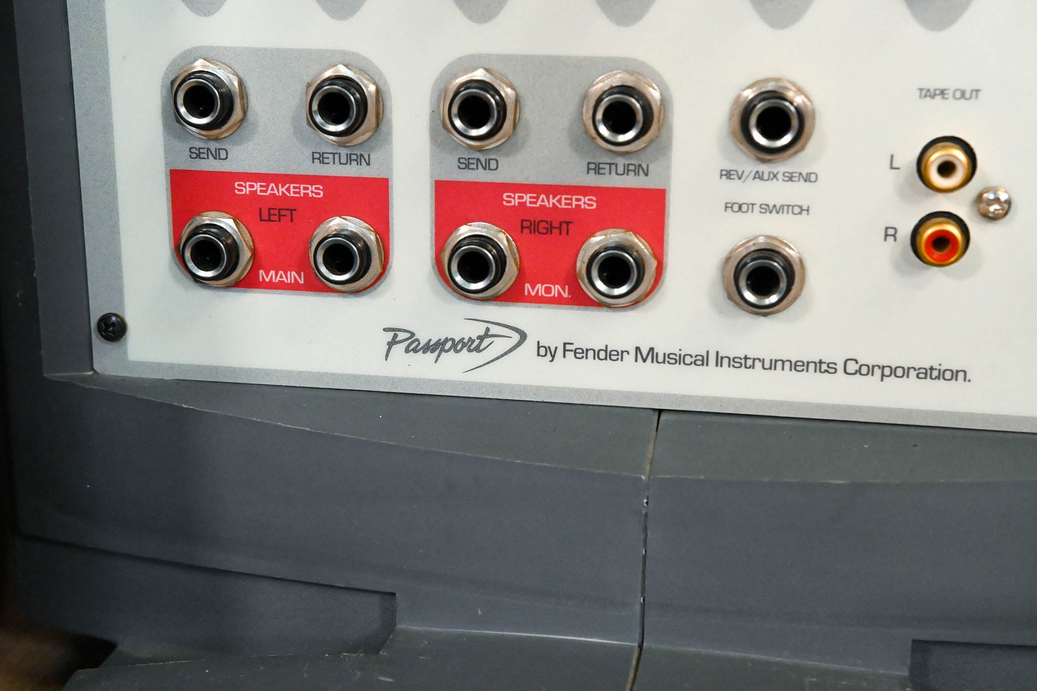 Fender Passport P-250 4-Channel Portable PA System