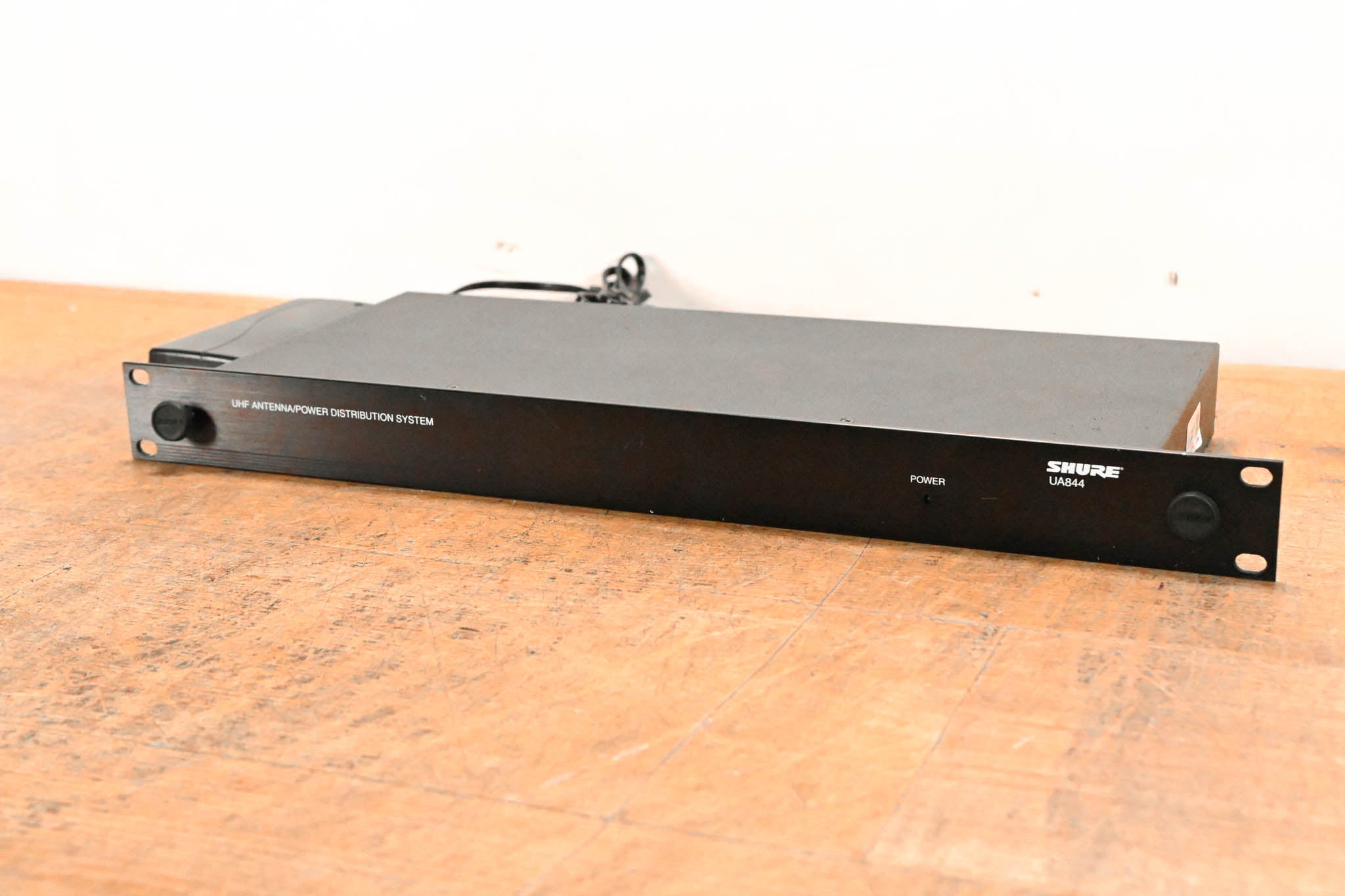 Shure UA844US Wideband UHF Antenna and Power Distributor