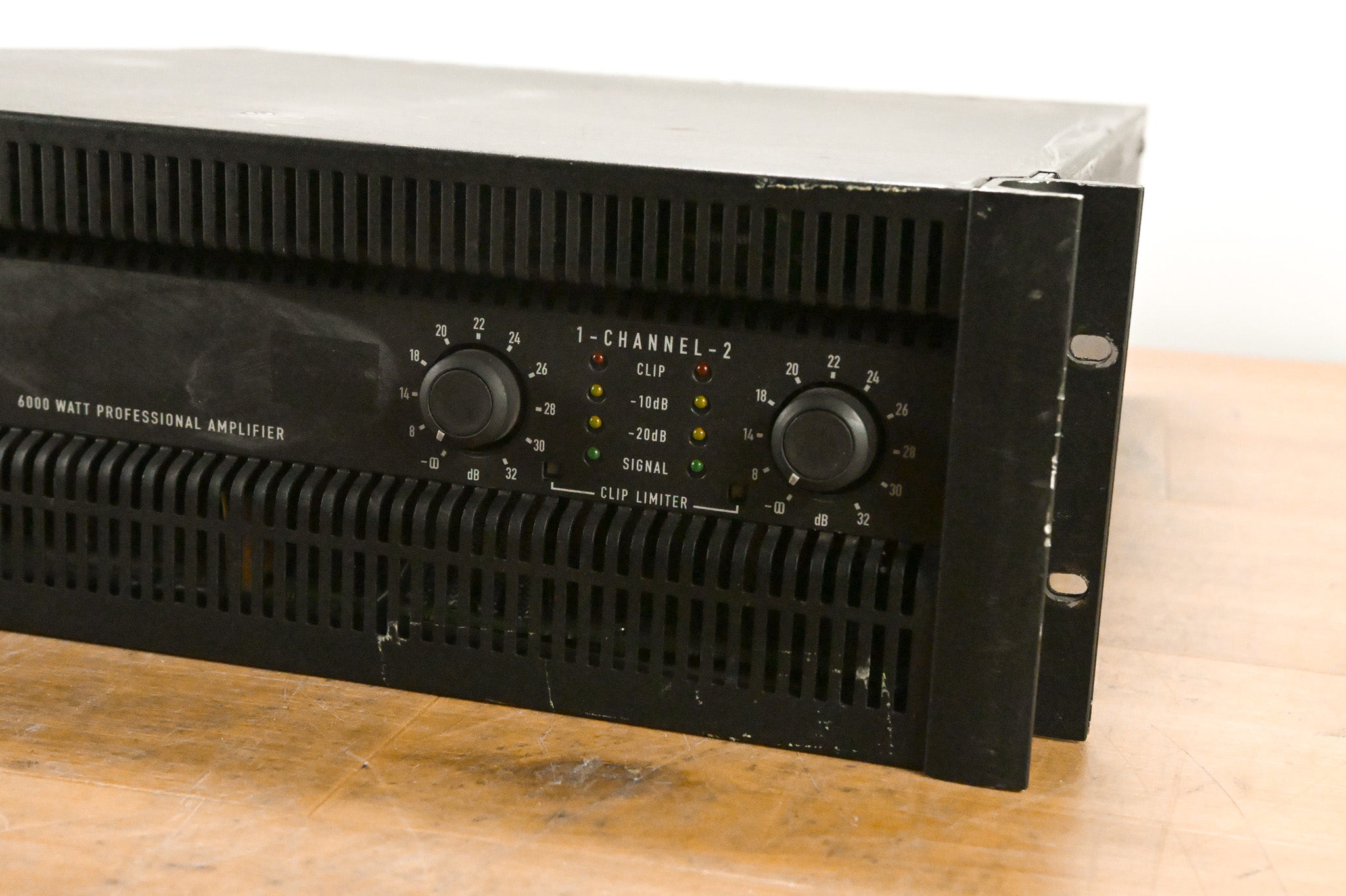 QSC PowerLight 6.0 II 2-channel Power Amplifier