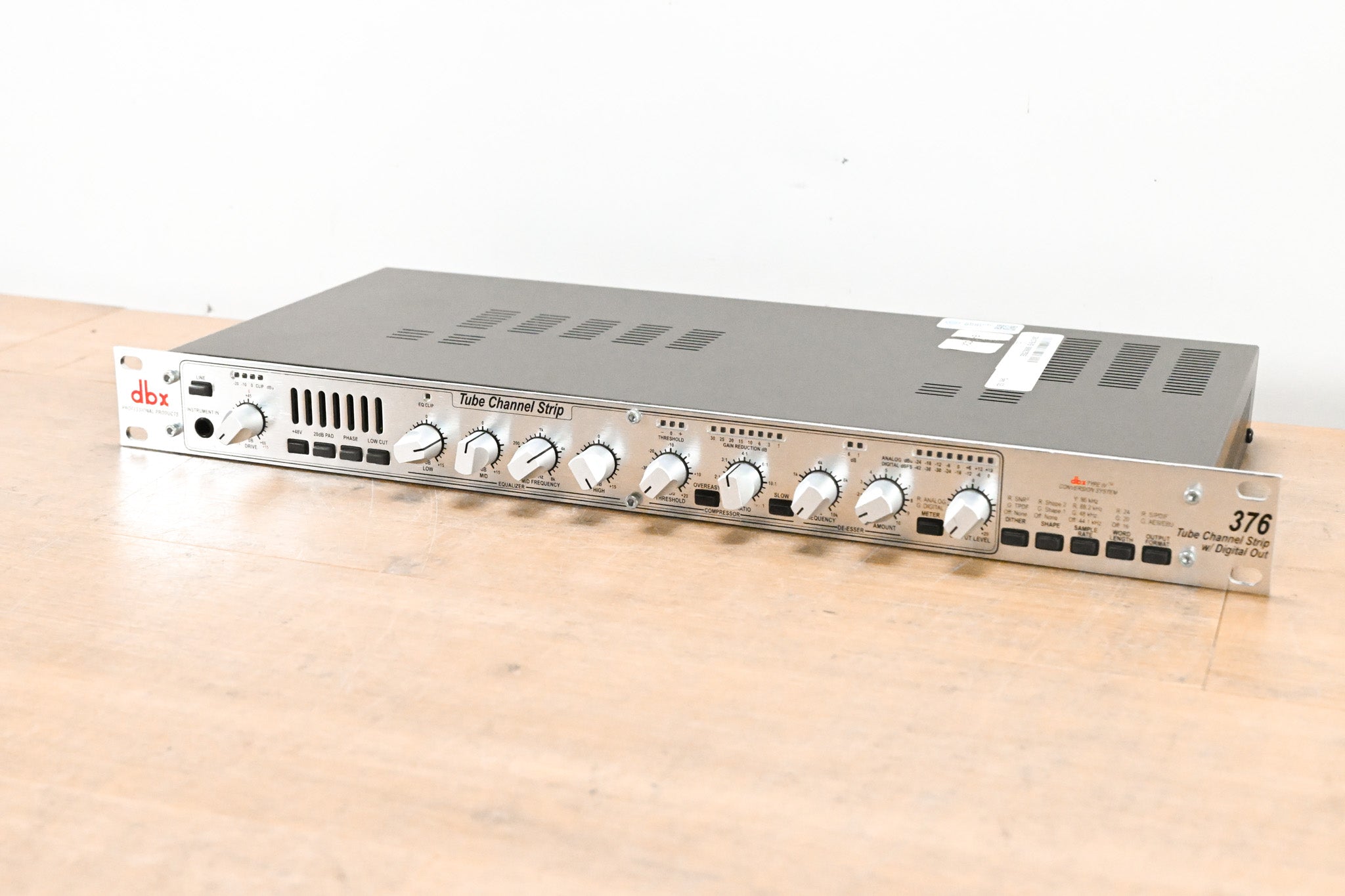 dbx 376 Tube Channel Strip with Digital Out