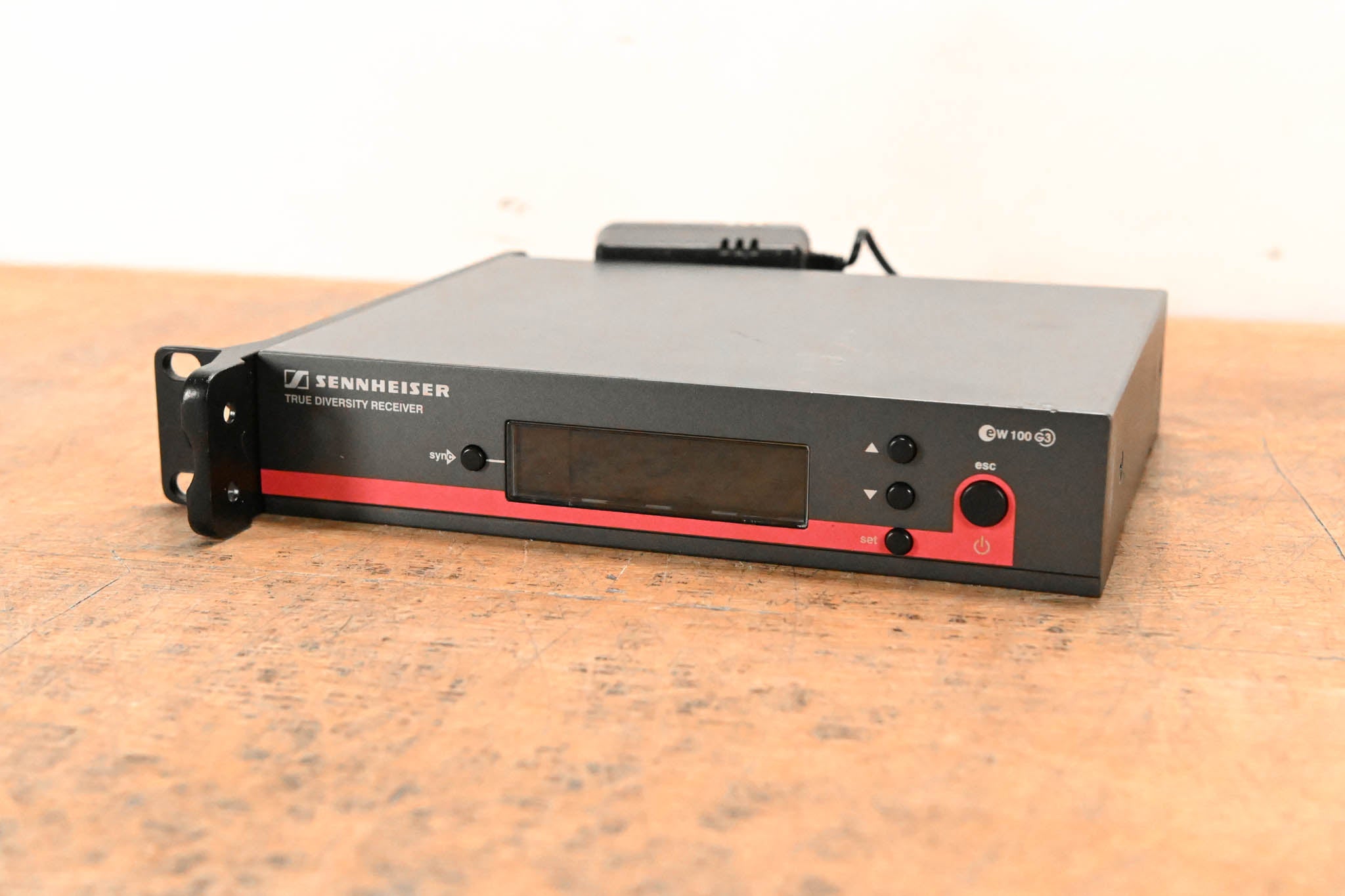 Sennheiser EM 100 G3 Wireless Receiver - G Range: 566-608 MHz
