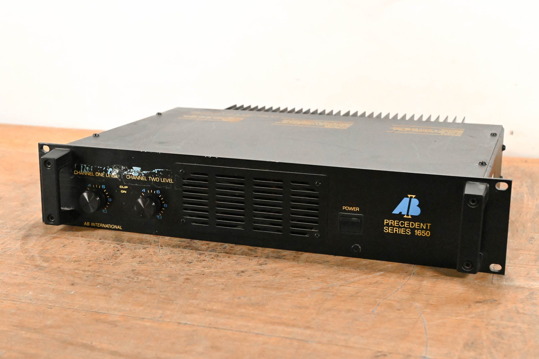 AB International 1650 2-Channel Power Amplifier