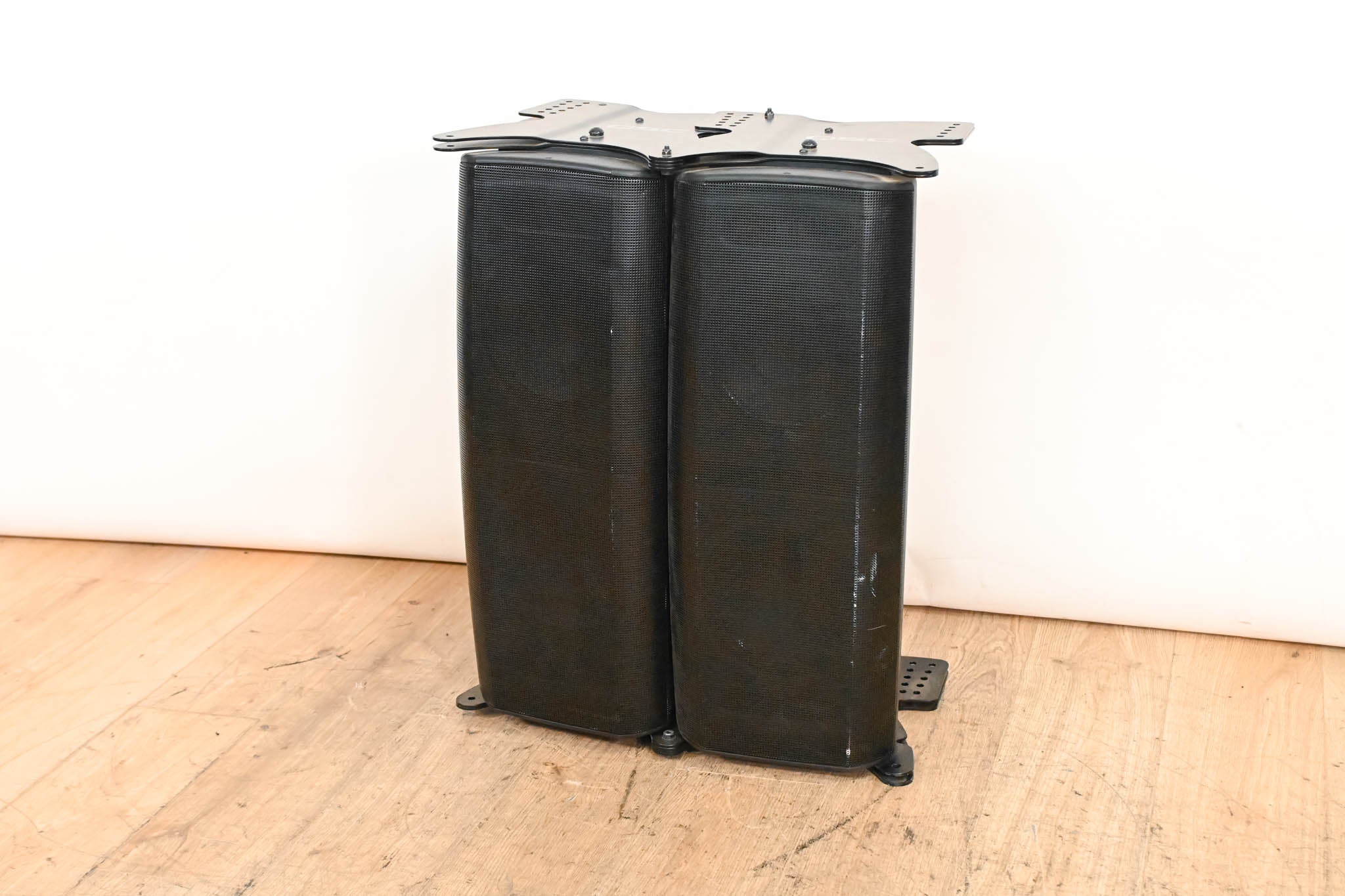 QSC WL2082-i Installation Line Array Loudspeaker (PAIR)