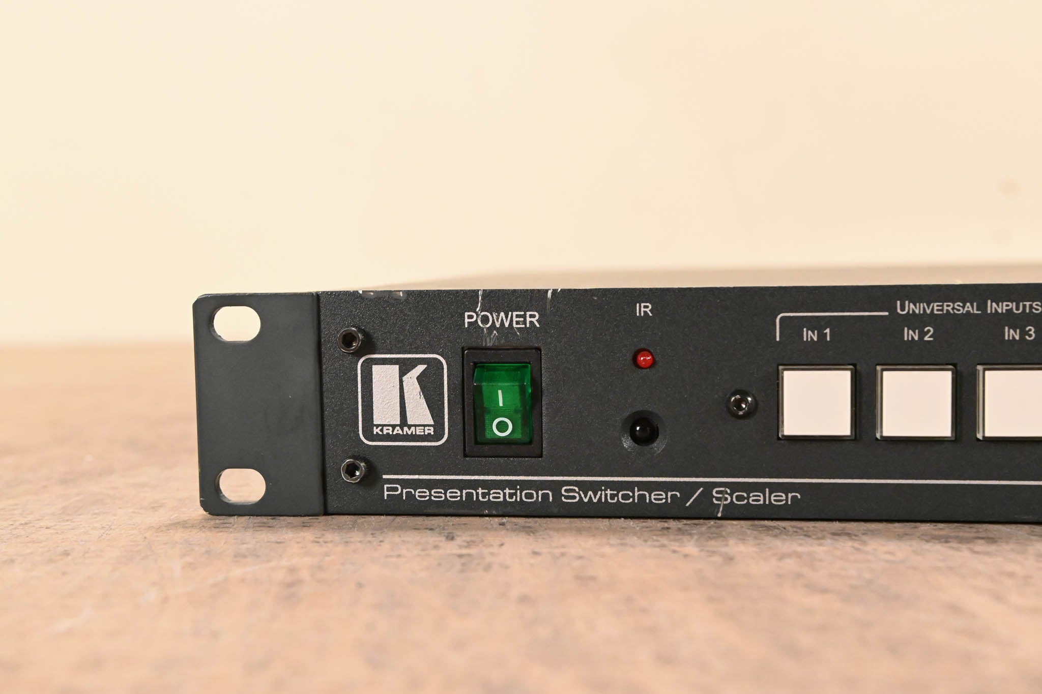 Kramer VP-728 9−Input ProScale Presentation Scaler/Switcher
