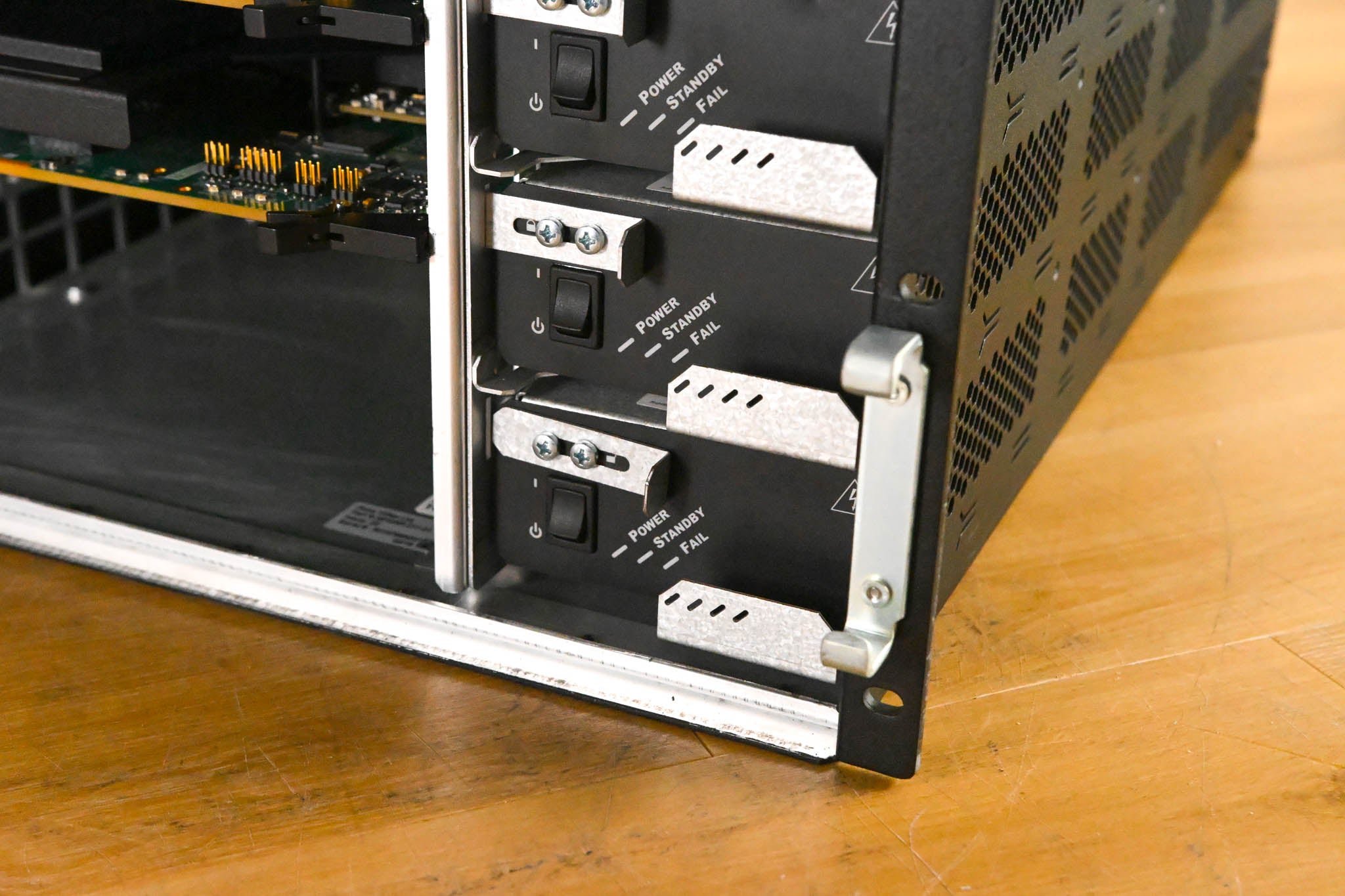 Ross Acuity 8RU Live Production Engine Frame 4 M/E 40x20 I/O