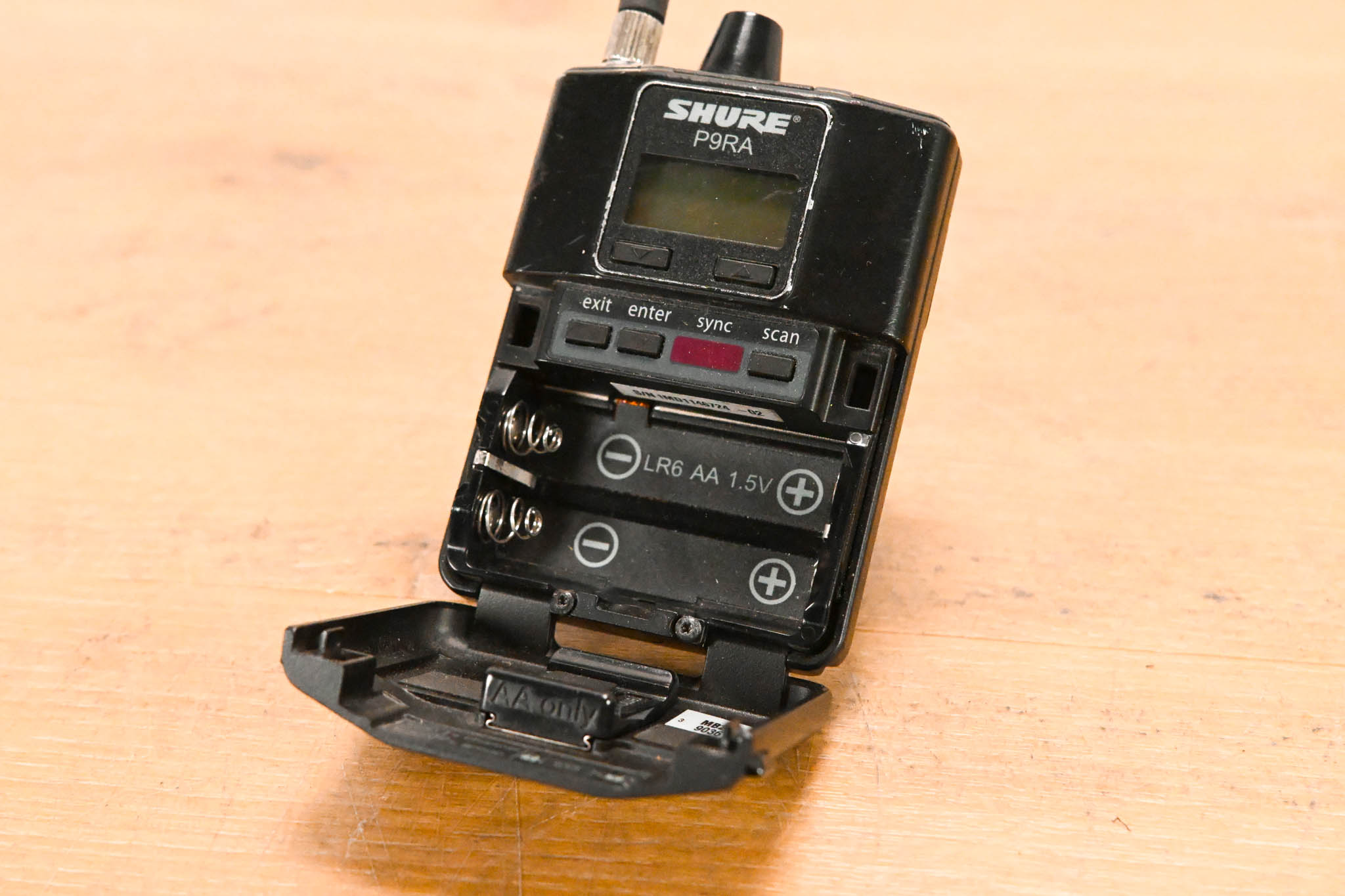 Shure P9RA-K1 Wireless Bodypack Receiver - K1 Band: 596-632 MHz
