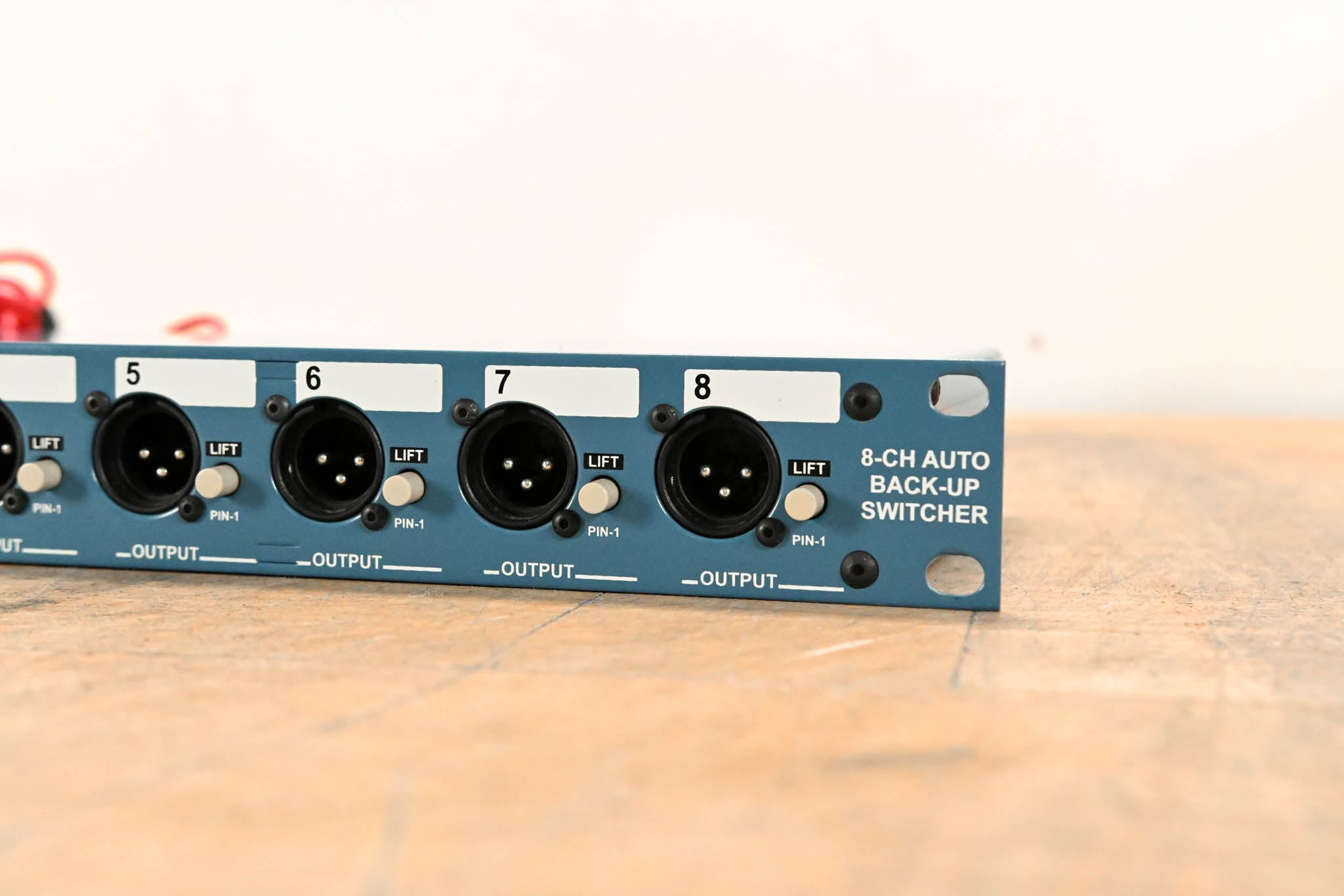 Radial Engineering SW8 MK2 8-Channel Line Level Auto-Switcher