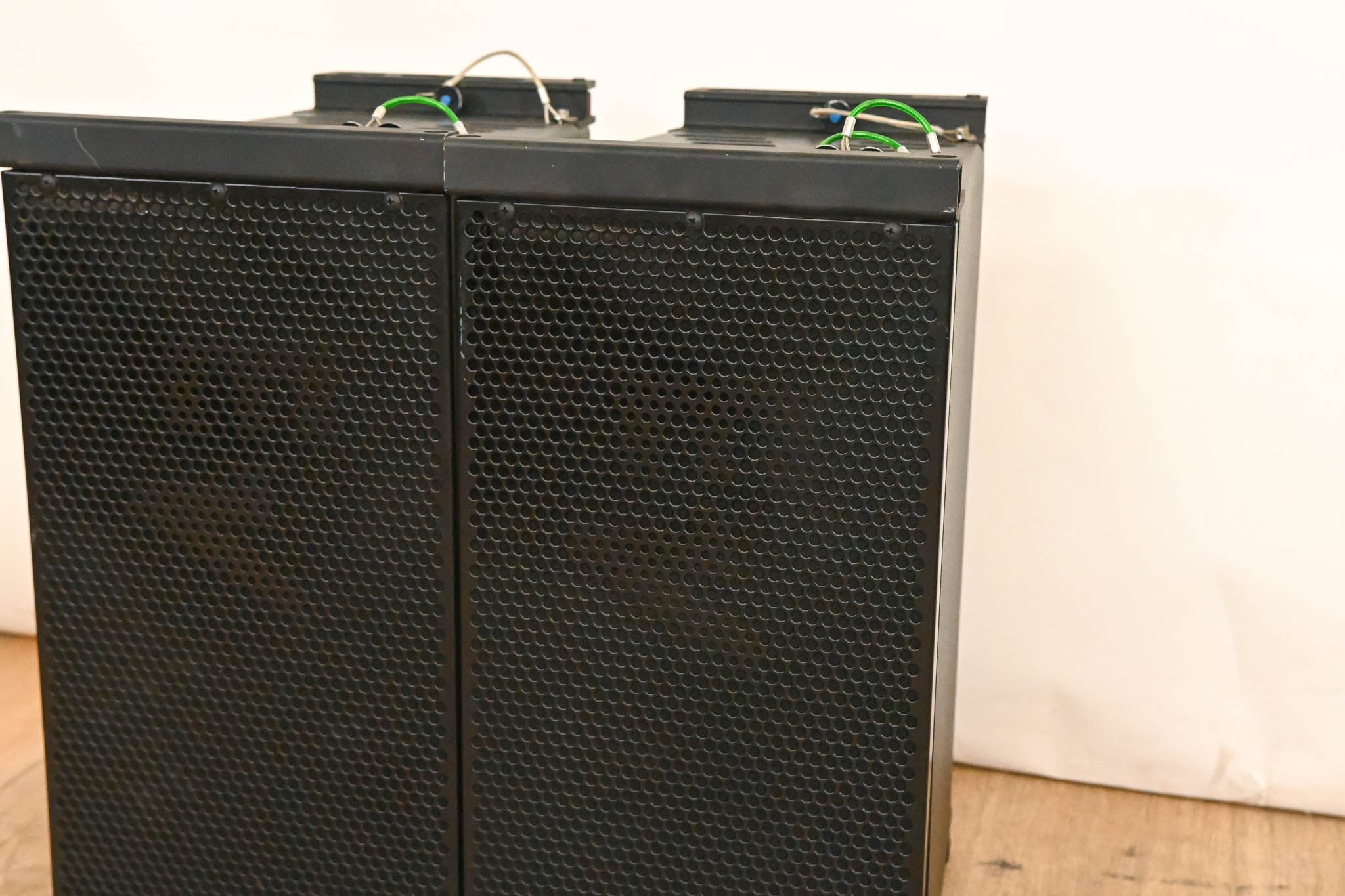 Electro-Voice (EV) XLE181 8" 2-Way Passive Line Array Speaker (PAIR)