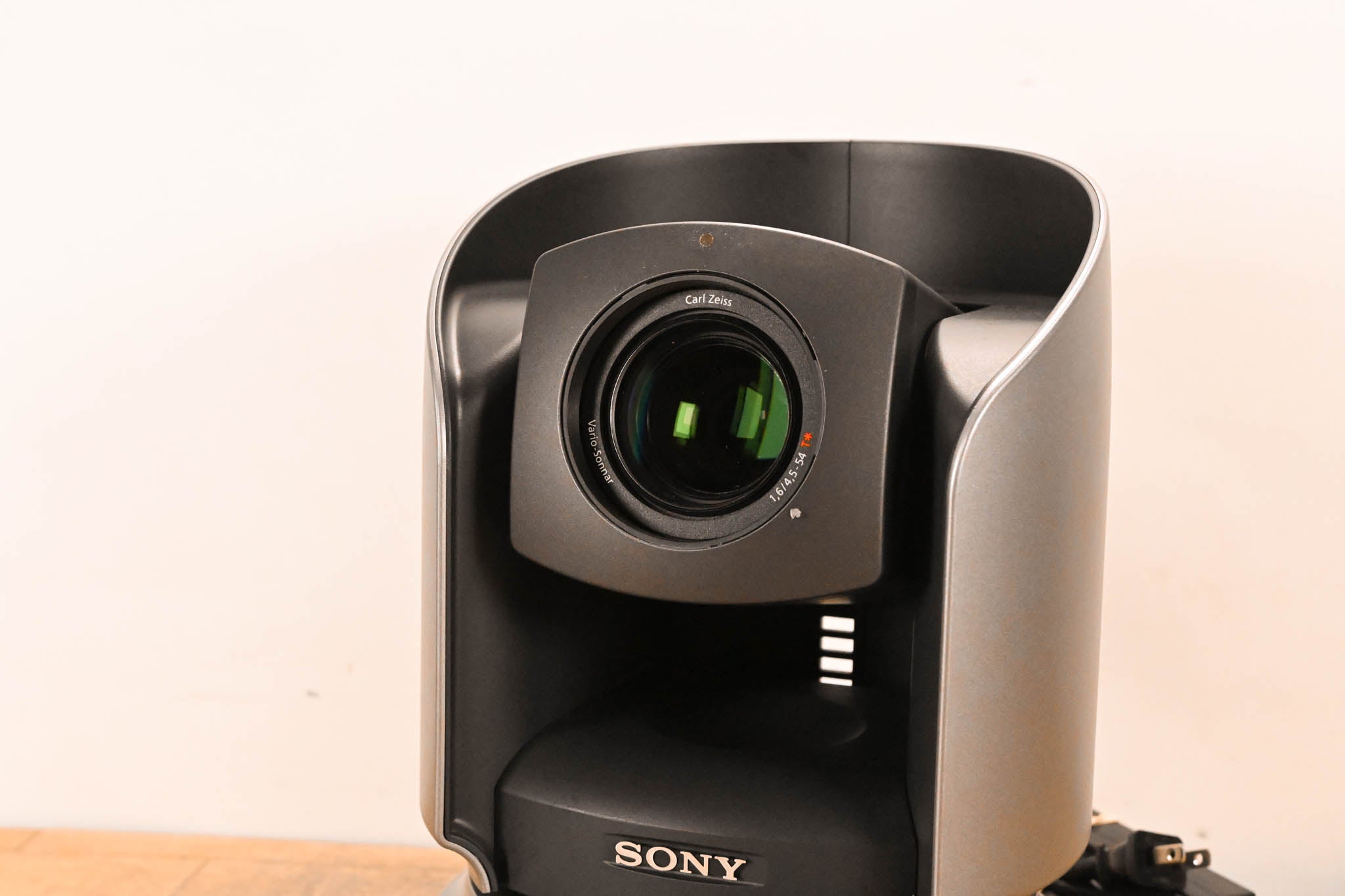 Sony BRC-H700 1/3-Inch 3-CCD HDTV Communications Camera