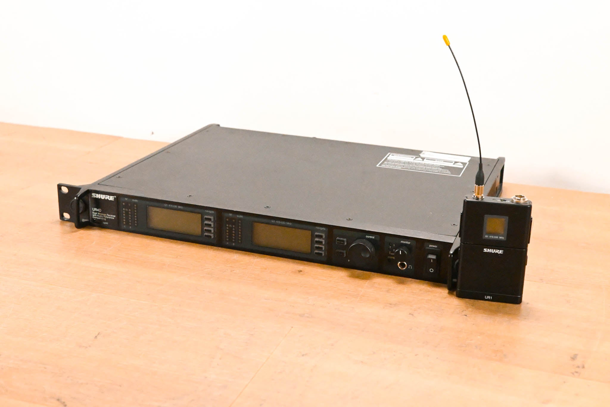 Shure UR4D Dual Wireless Receiver with one UR1 Bodypack - G1