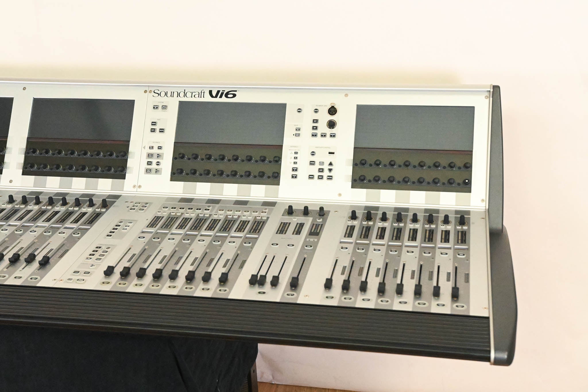 Soundcraft Vi6 Digital Console Surface