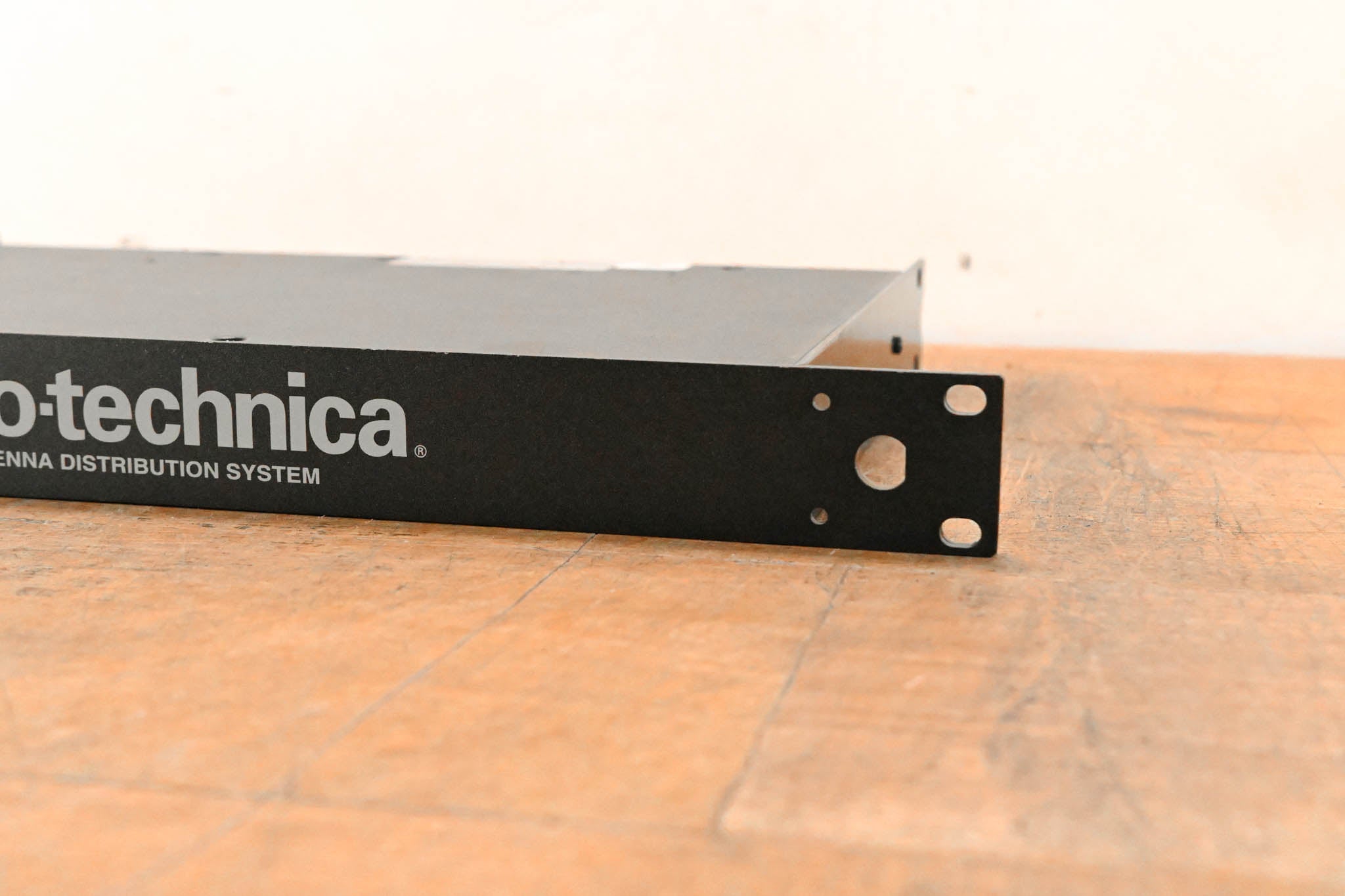 Audio-Technica AEW-DA660D UHF Antenna Distribution System