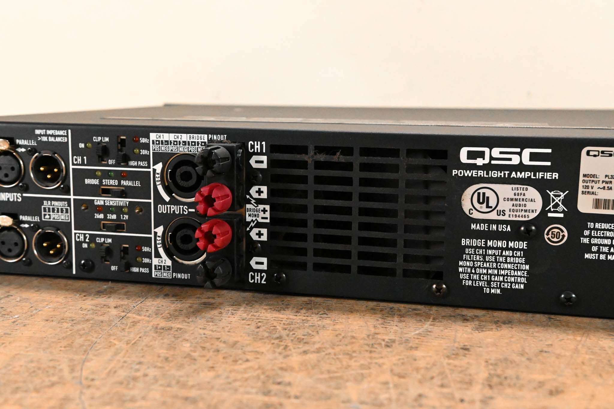 QSC PL325 Powerlight 3 Series 2-Channel Power Amplifier